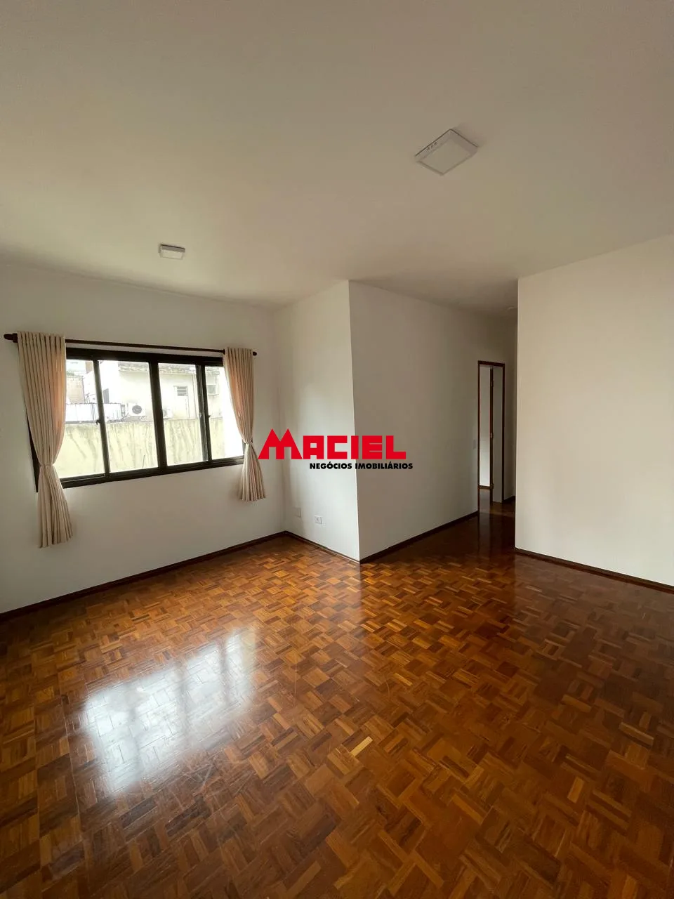 Alugar Apartamento / Padr&atilde;o em S&atilde;o Jos&eacute; dos Campos R$ 1.650,00 - Foto 1