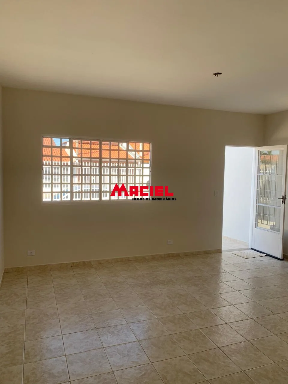 Alugar Casa / Padr&atilde;o em S&atilde;o Jos&eacute; dos Campos R$ 3.100,00 - Foto 1