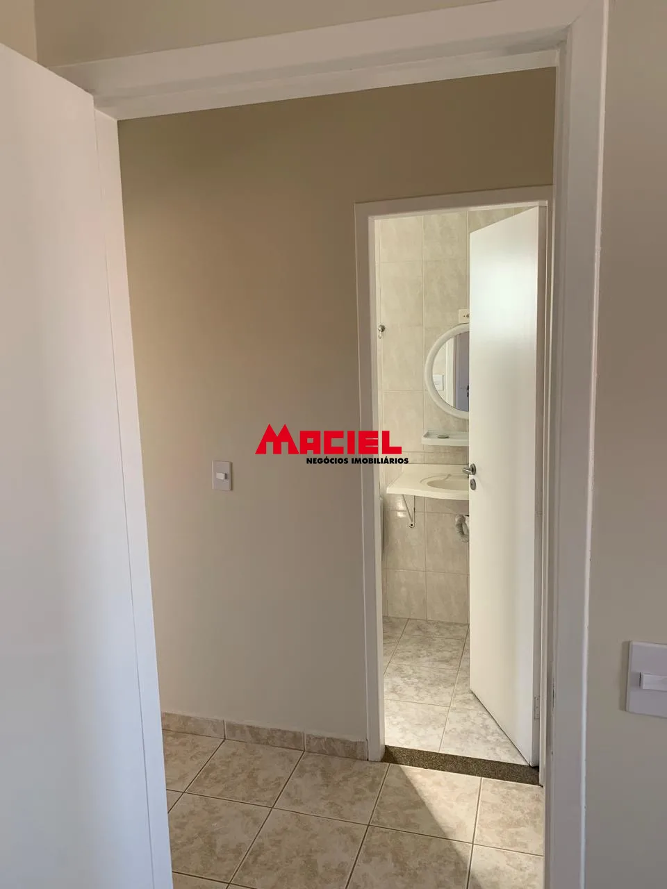 Alugar Casa / Padr&atilde;o em S&atilde;o Jos&eacute; dos Campos R$ 3.100,00 - Foto 8