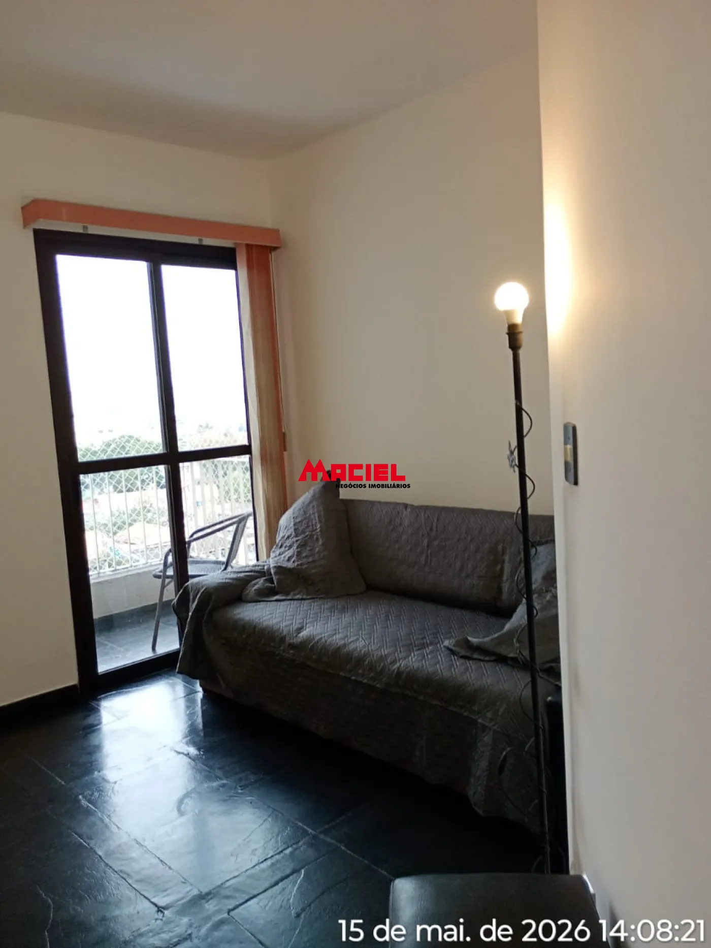Alugar Apartamento / Mobiliado em S&atilde;o Jos&eacute; dos Campos R$ 2.557,00 - Foto 2