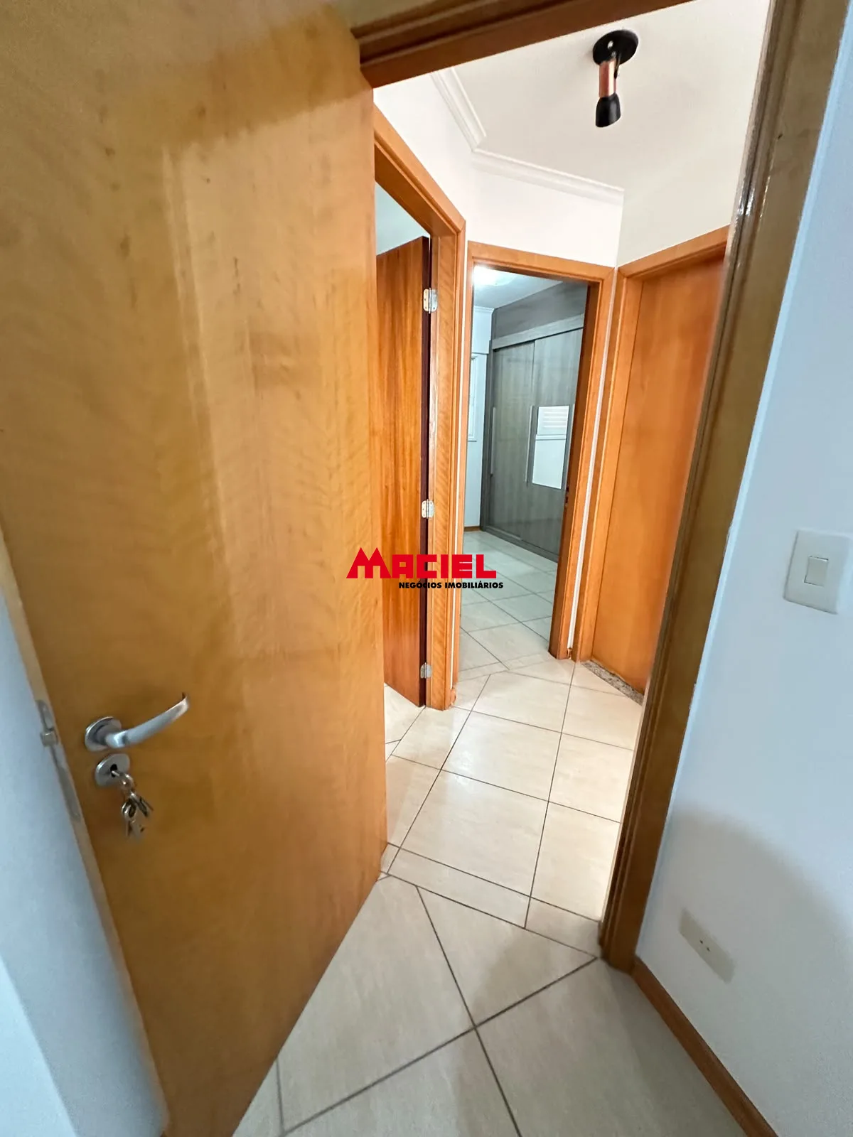 Alugar Apartamento / Padr&atilde;o em S&atilde;o Jos&eacute; dos Campos R$ 2.800,00 - Foto 5