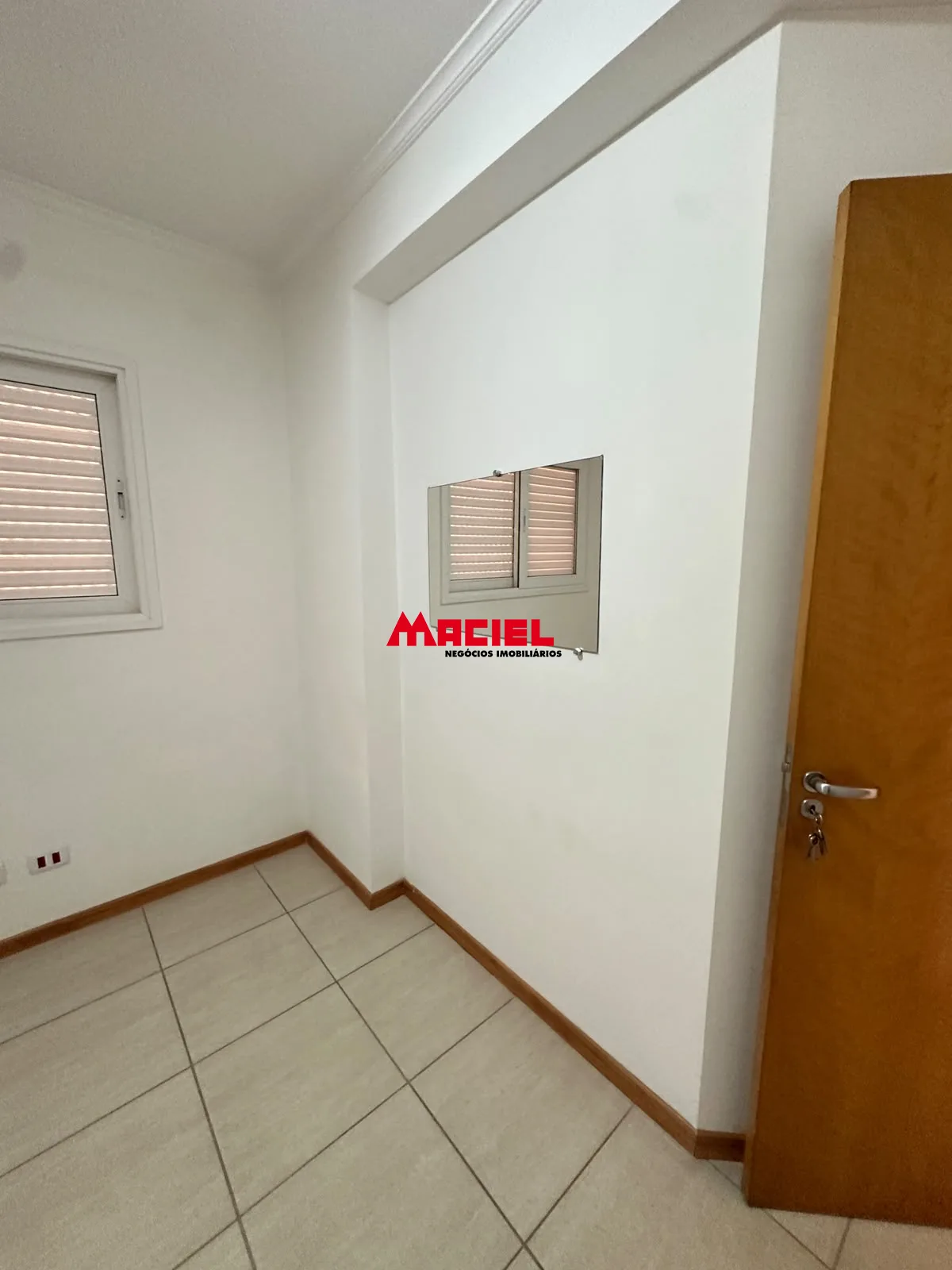 Alugar Apartamento / Padr&atilde;o em S&atilde;o Jos&eacute; dos Campos R$ 2.800,00 - Foto 10