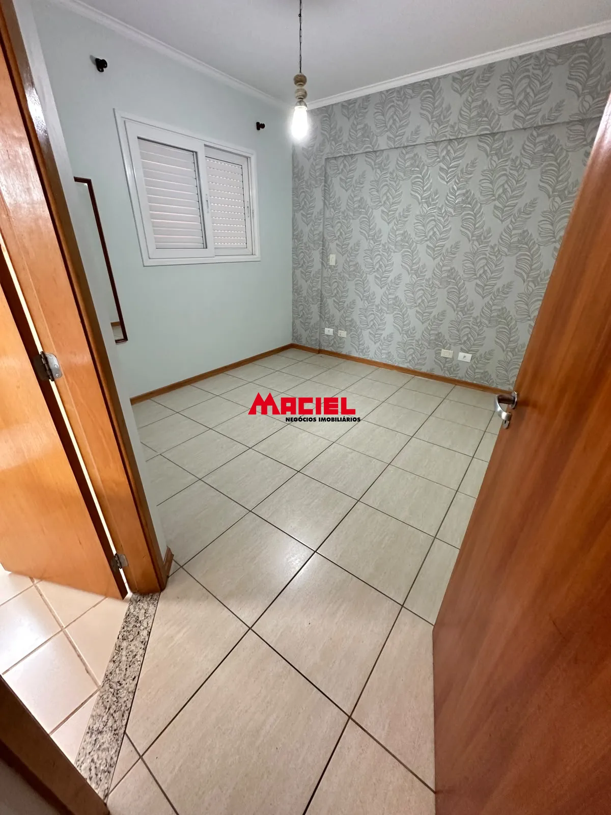 Alugar Apartamento / Padr&atilde;o em S&atilde;o Jos&eacute; dos Campos R$ 2.800,00 - Foto 15