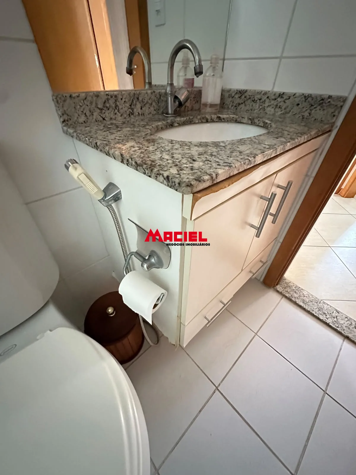 Alugar Apartamento / Padr&atilde;o em S&atilde;o Jos&eacute; dos Campos R$ 2.800,00 - Foto 17