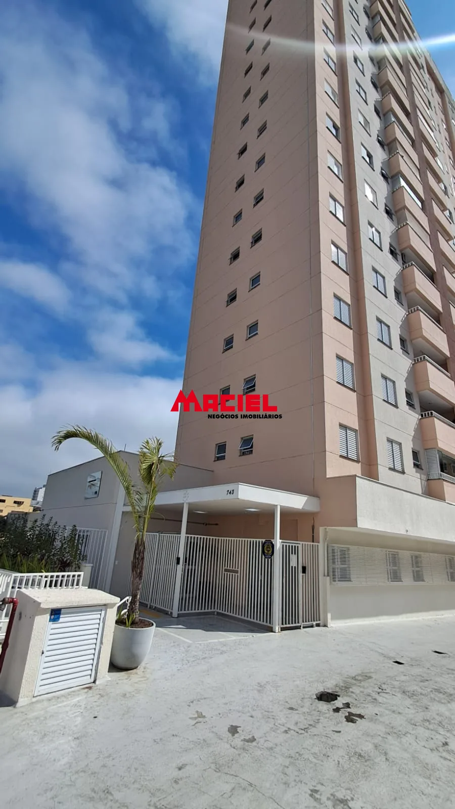 Alugar Apartamento / Padr&atilde;o em S&atilde;o Jos&eacute; dos Campos R$ 2.500,00 - Foto 1