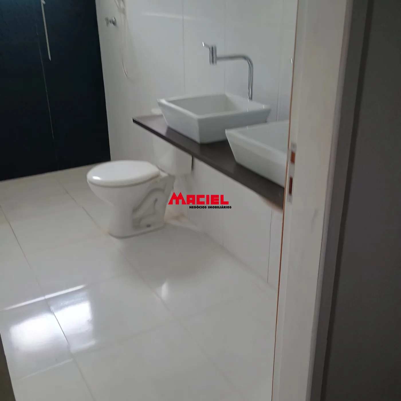 Alugar Casa / Padr&atilde;o em S&atilde;o Jos&eacute; dos Campos R$ 3.000,00 - Foto 4