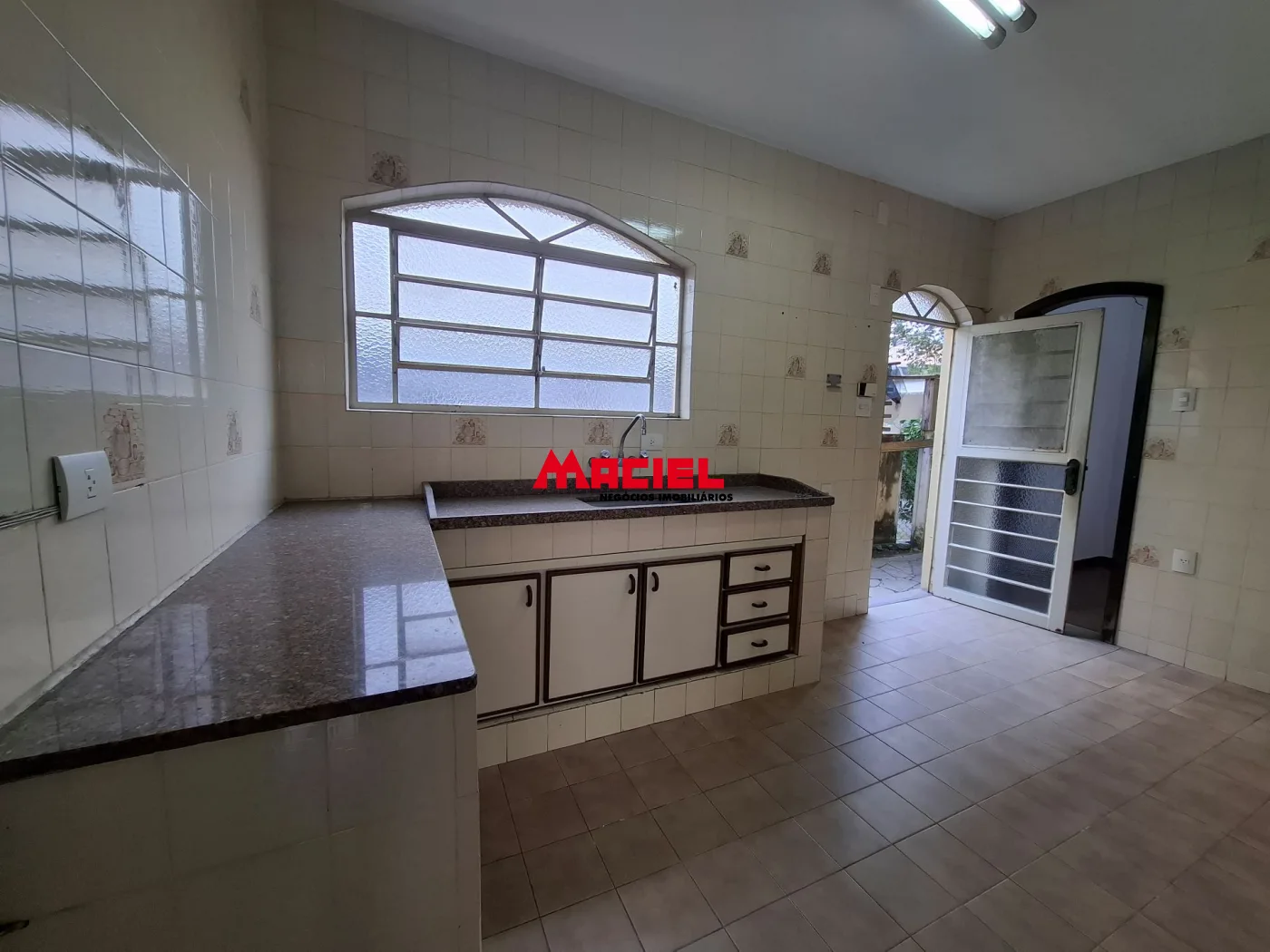 Alugar Casa / Sobrado em S&atilde;o Jos&eacute; dos Campos R$ 8.900,00 - Foto 14