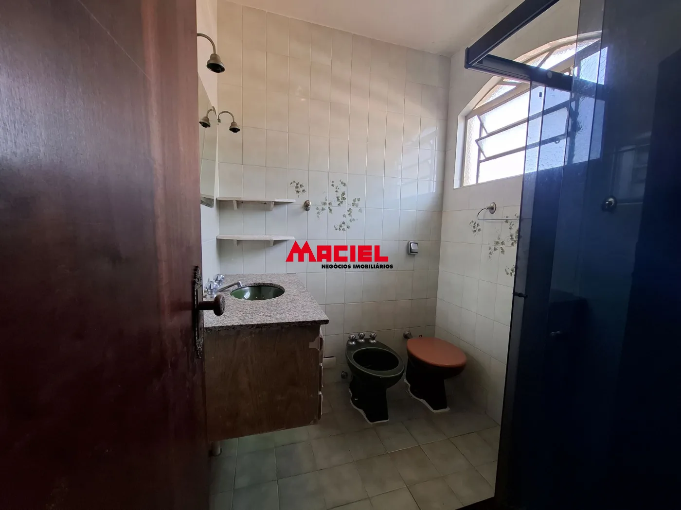 Alugar Casa / Sobrado em S&atilde;o Jos&eacute; dos Campos R$ 8.900,00 - Foto 36