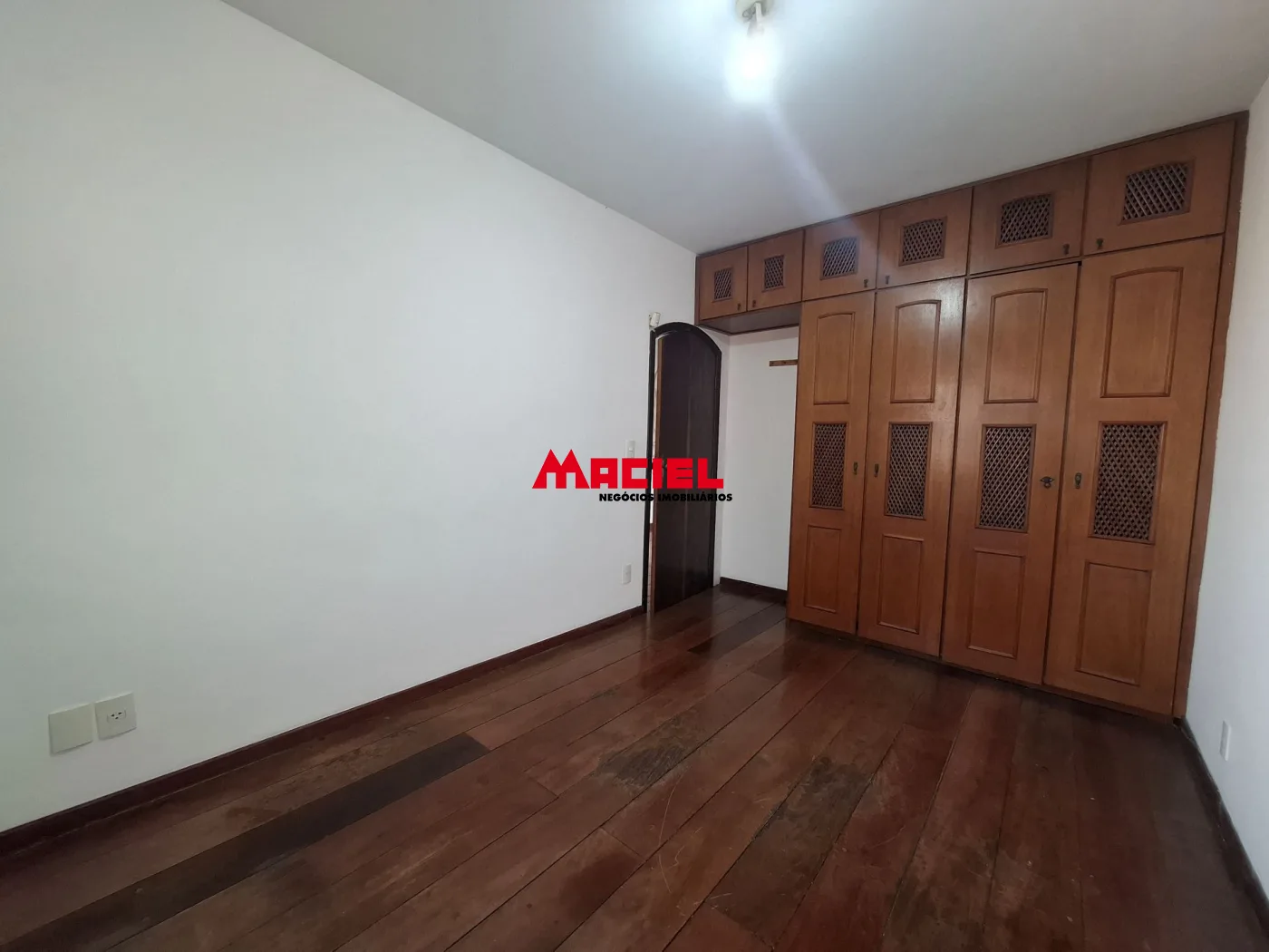 Alugar Casa / Sobrado em S&atilde;o Jos&eacute; dos Campos R$ 8.900,00 - Foto 43