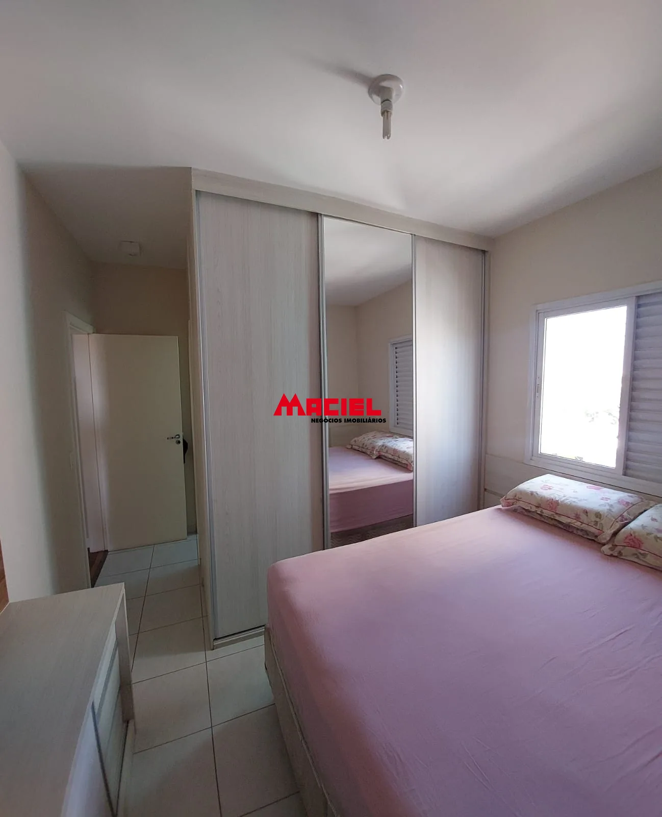 Alugar Apartamento / Padr&atilde;o em S&atilde;o Jos&eacute; dos Campos R$ 2.600,00 - Foto 1