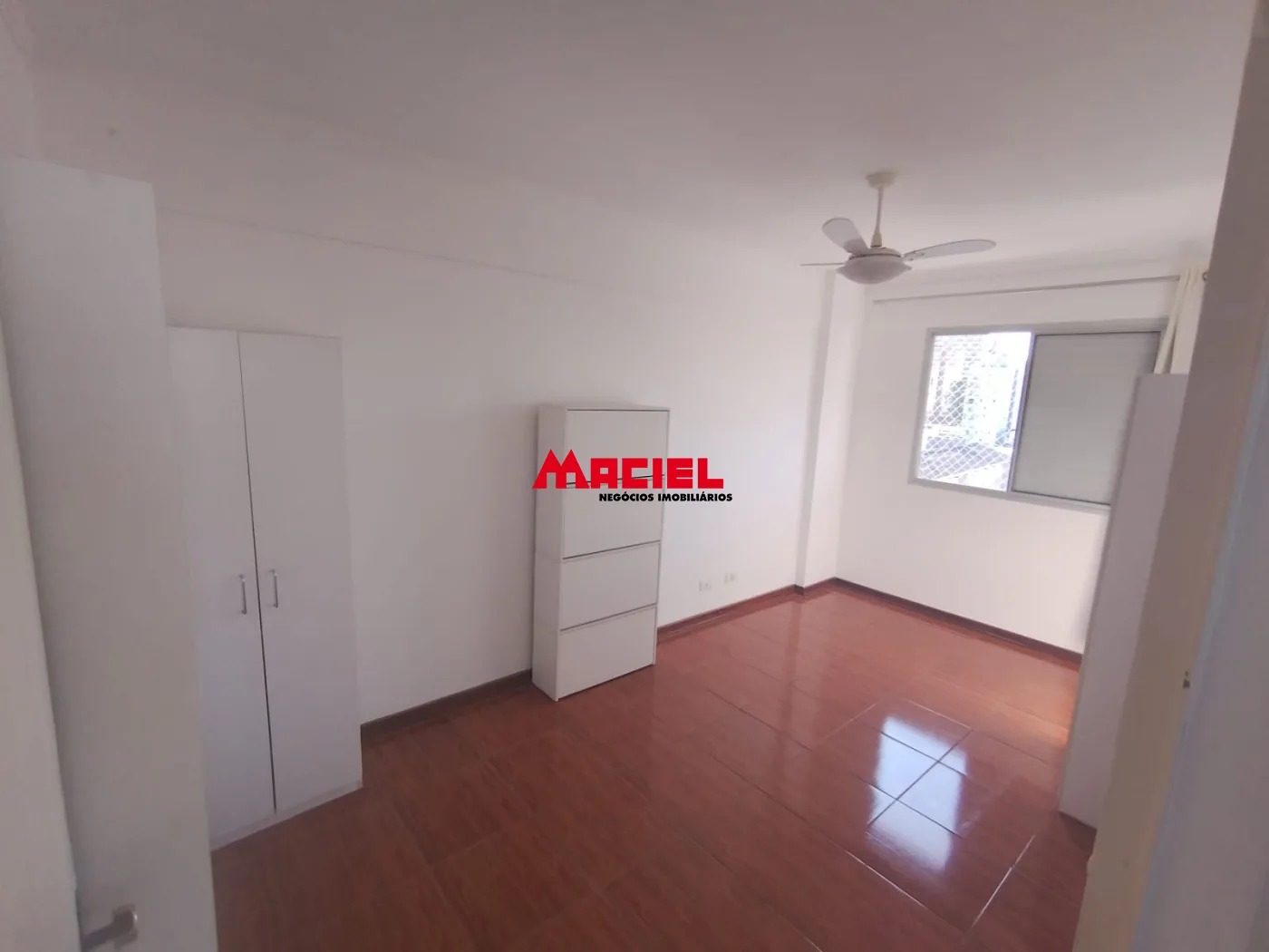 Alugar Apartamento / Padr&atilde;o em S&atilde;o Jos&eacute; dos Campos R$ 1.650,00 - Foto 3