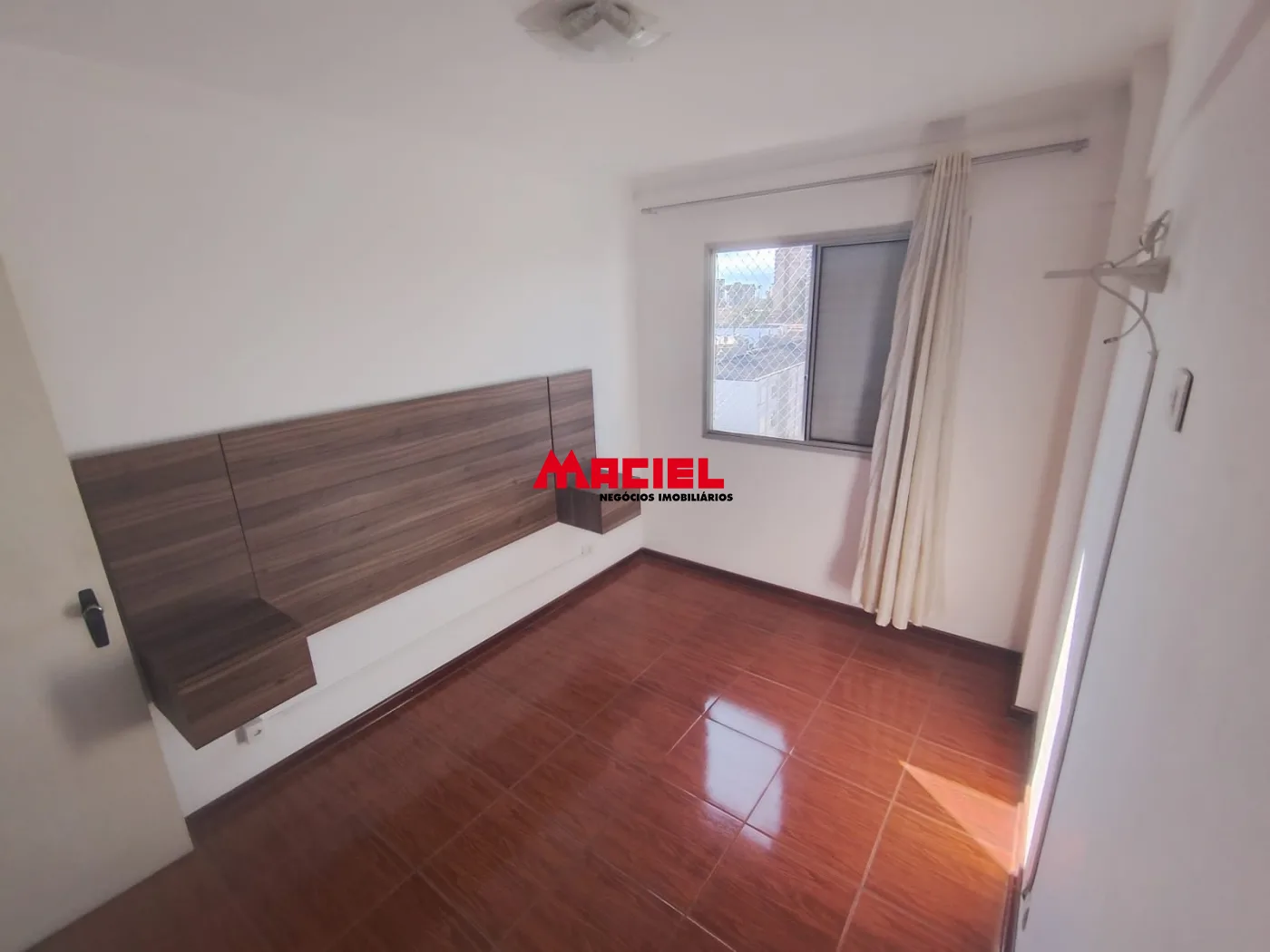 Alugar Apartamento / Padr&atilde;o em S&atilde;o Jos&eacute; dos Campos R$ 1.650,00 - Foto 4