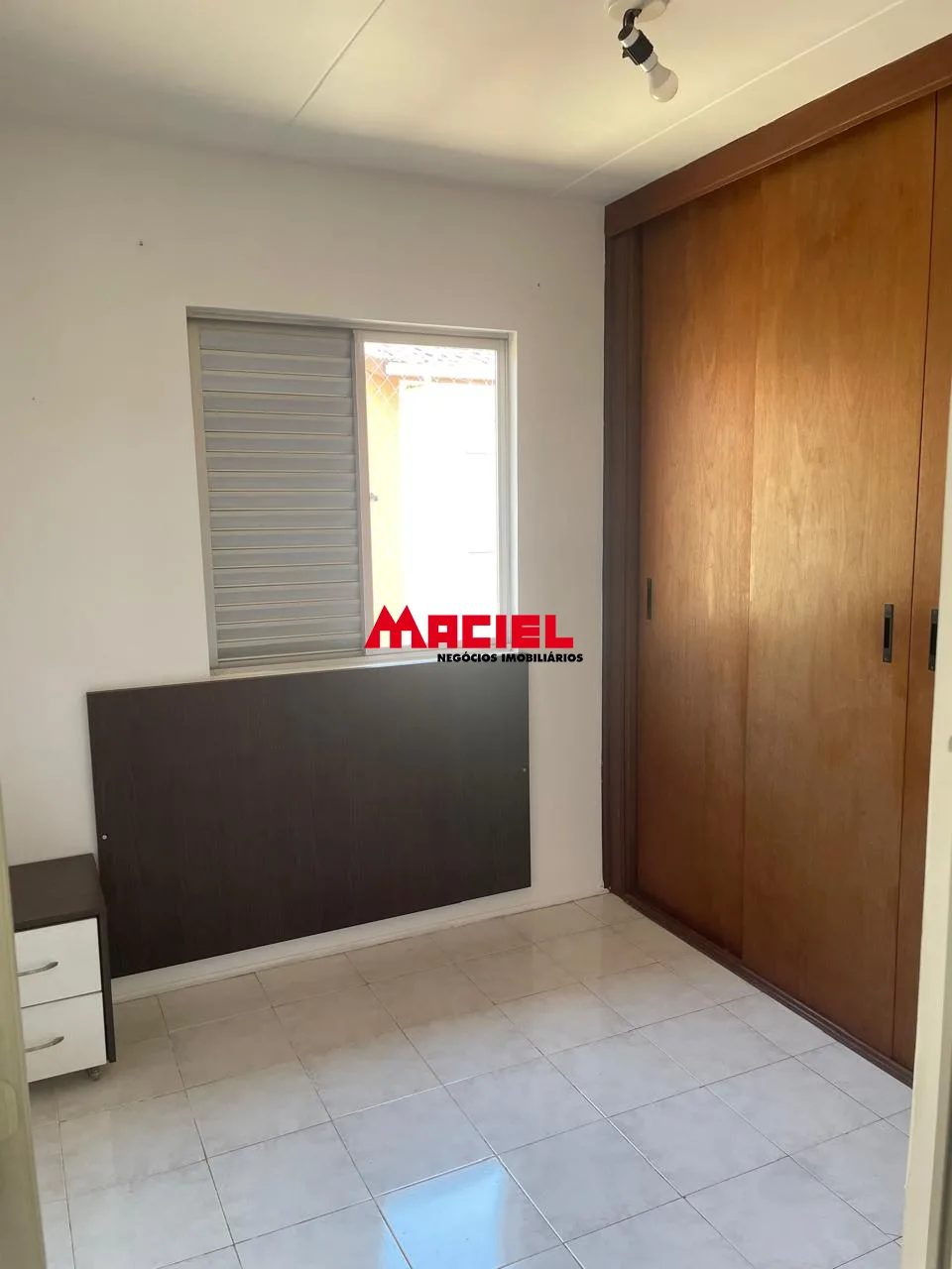 Alugar Apartamento / Padr&atilde;o em S&atilde;o Jos&eacute; dos Campos R$ 2.000,00 - Foto 8