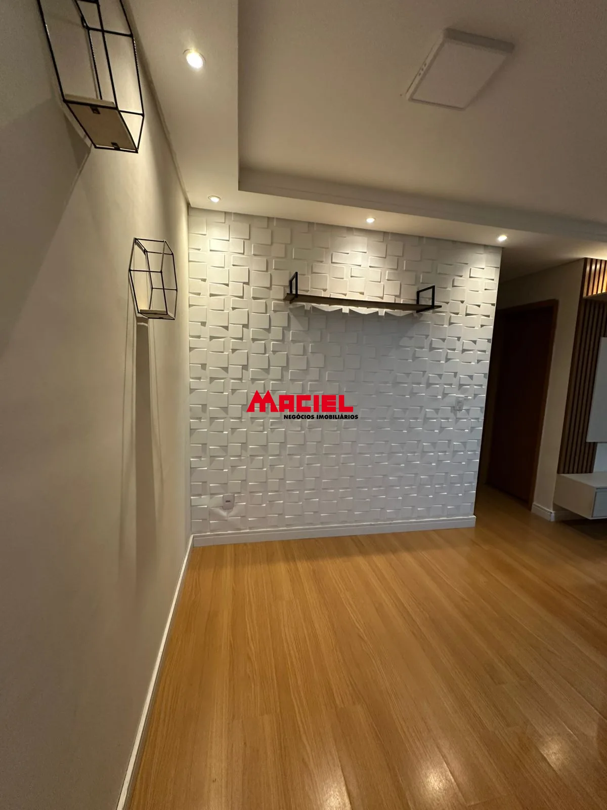 Alugar Apartamento / Padr&atilde;o em S&atilde;o Jos&eacute; dos Campos R$ 2.700,00 - Foto 3