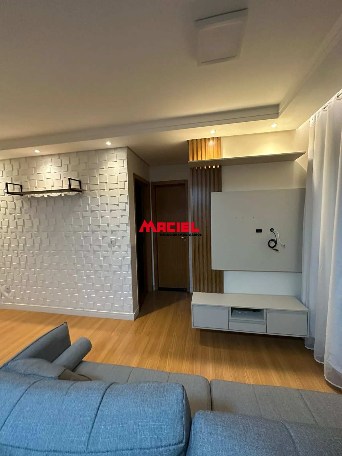 Alugar Apartamento / Padr&atilde;o em S&atilde;o Jos&eacute; dos Campos R$ 2.700,00 - Foto 4