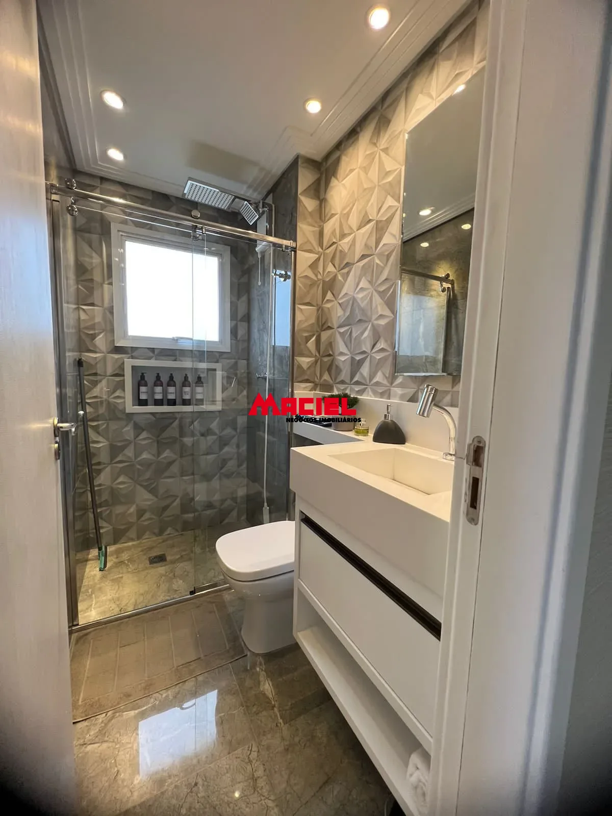 Alugar Apartamento / Mobiliado em S&atilde;o Jos&eacute; dos Campos R$ 4.070,00 - Foto 15