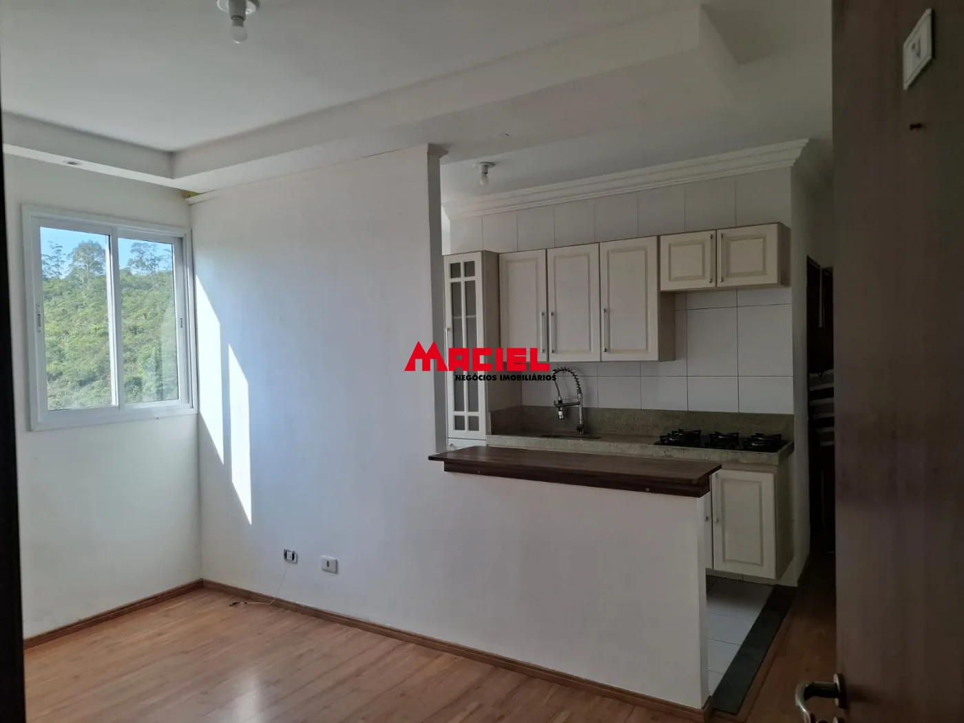 Alugar Apartamento / Padr&atilde;o em S&atilde;o Jos&eacute; dos Campos R$ 1.500,00 - Foto 14