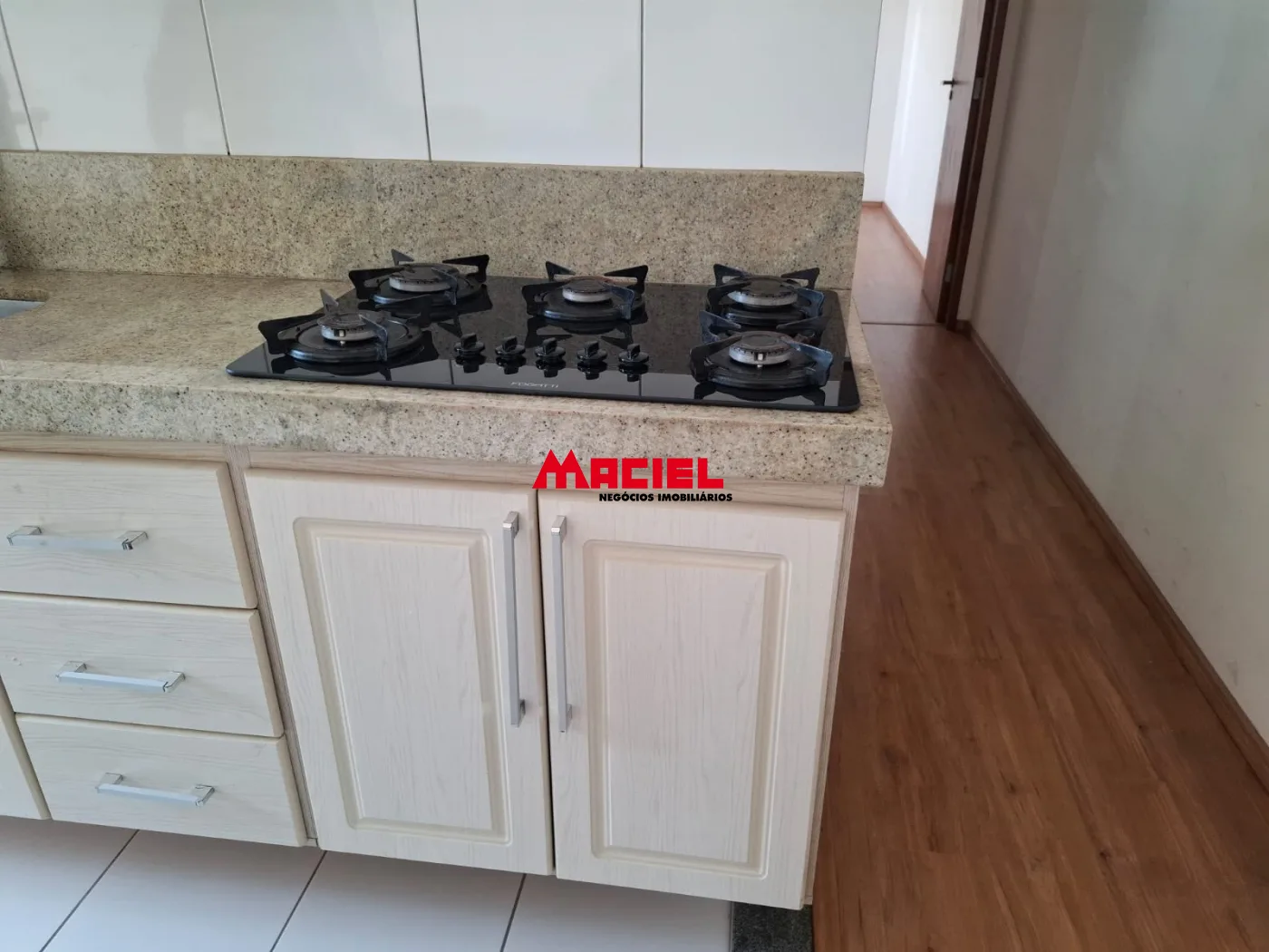 Alugar Apartamento / Padr&atilde;o em S&atilde;o Jos&eacute; dos Campos R$ 1.500,00 - Foto 15