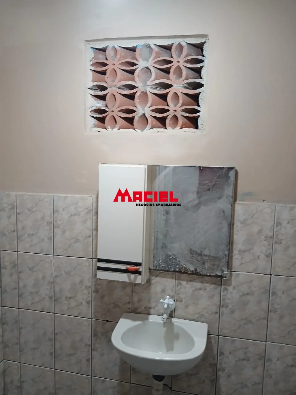Alugar Casa / Ed&iacute;cula em S&atilde;o Jos&eacute; dos Campos R$ 1.350,00 - Foto 3