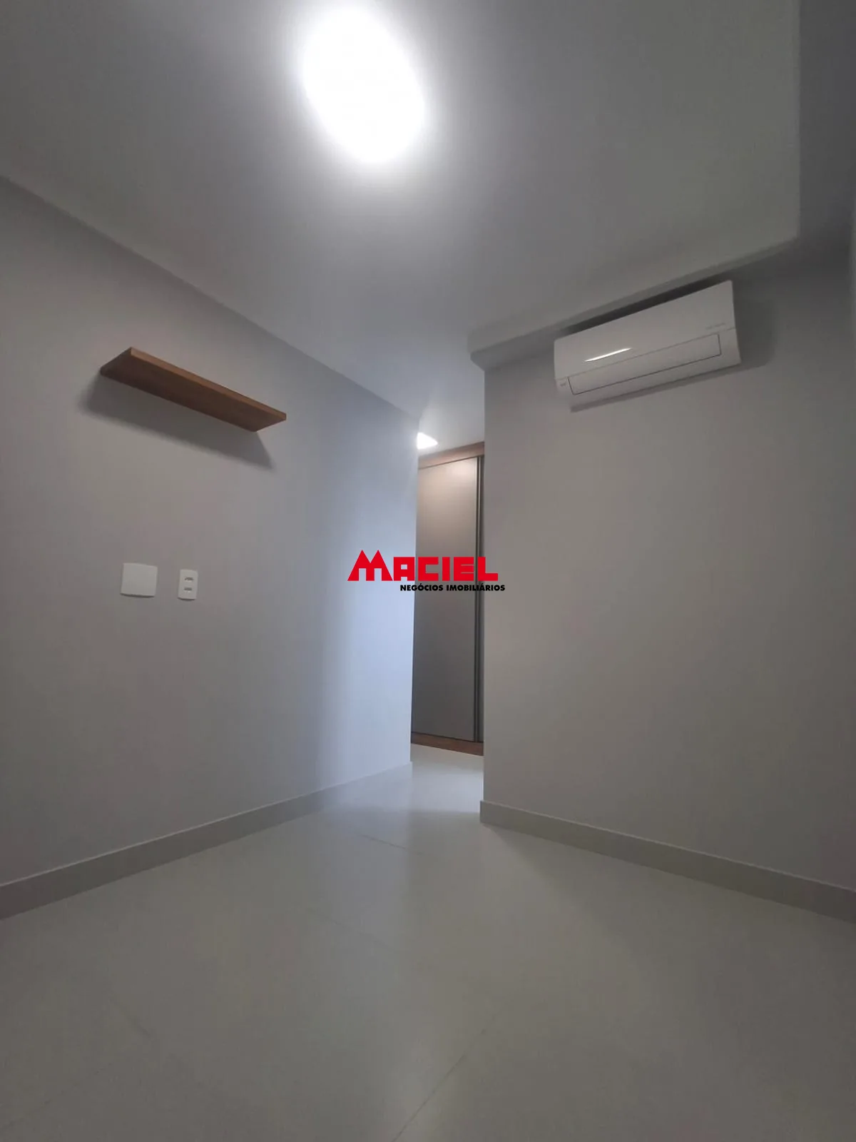 Alugar Apartamento / Padr&atilde;o em S&atilde;o Jos&eacute; dos Campos R$ 3.900,00 - Foto 7