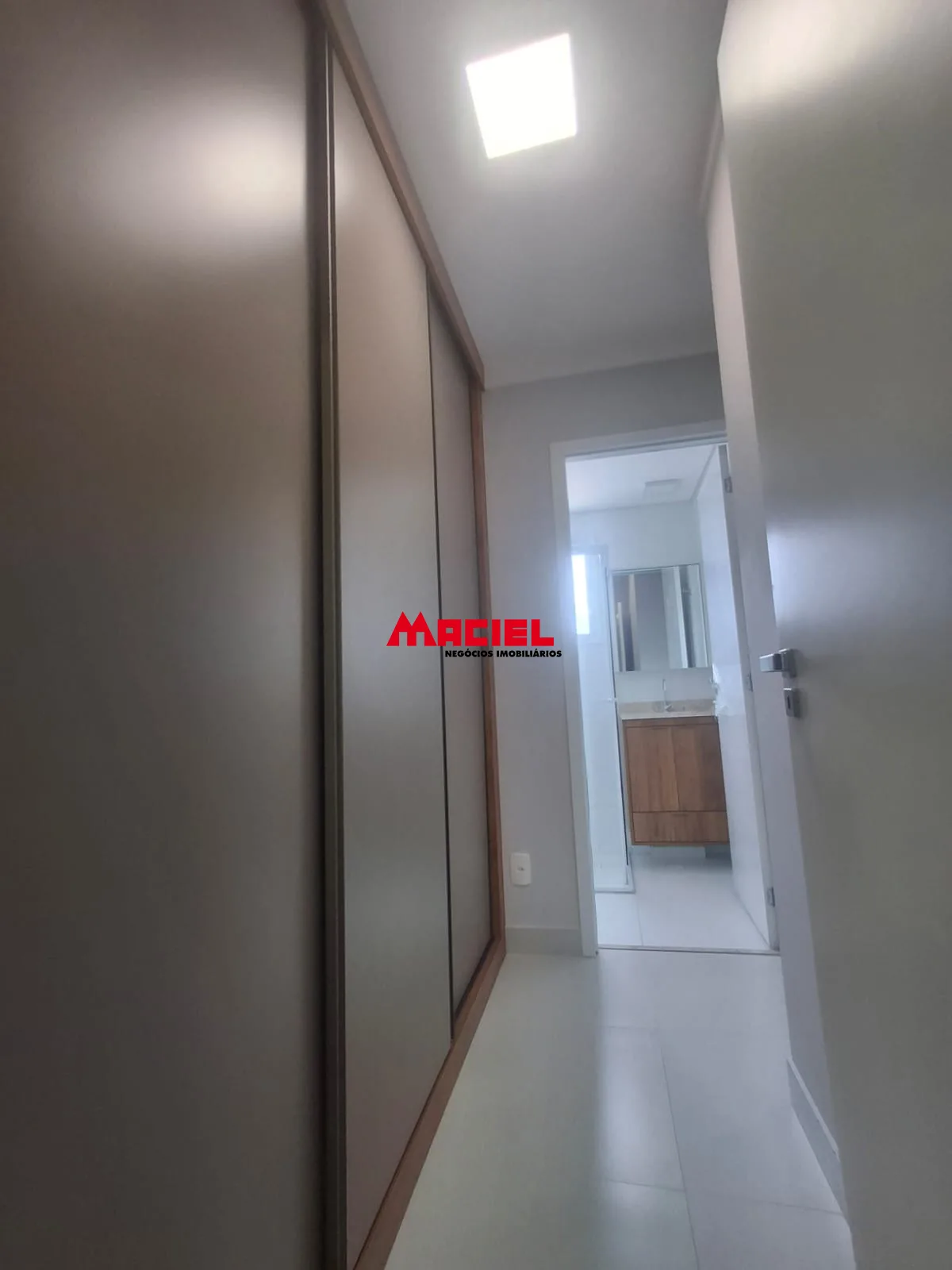 Alugar Apartamento / Padr&atilde;o em S&atilde;o Jos&eacute; dos Campos R$ 3.900,00 - Foto 9