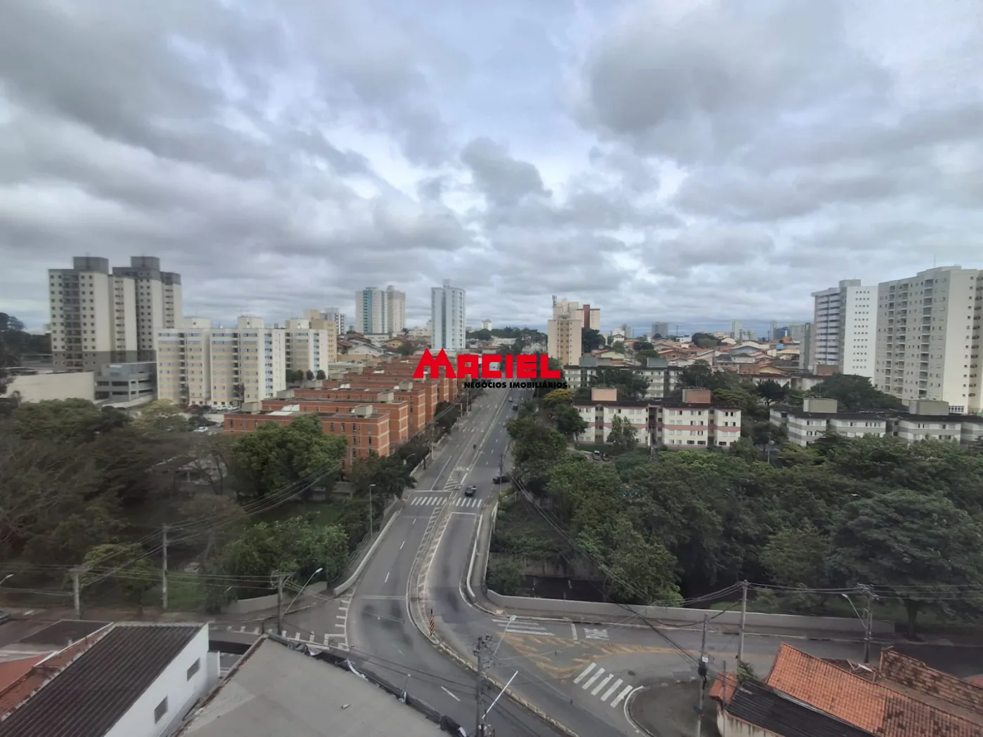 Alugar Apartamento / Padr&atilde;o em S&atilde;o Jos&eacute; dos Campos R$ 3.900,00 - Foto 16