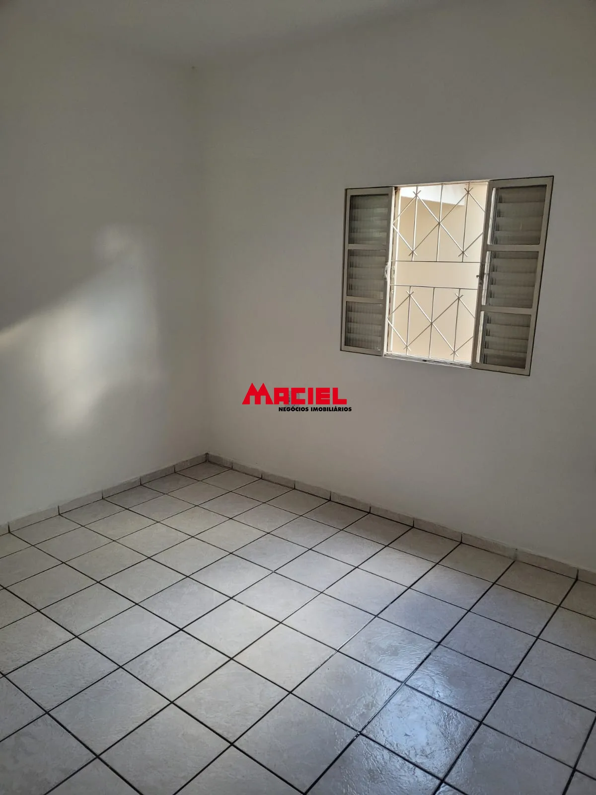 Alugar Casa / Padr&atilde;o em S&atilde;o Jos&eacute; dos Campos R$ 2.500,00 - Foto 1