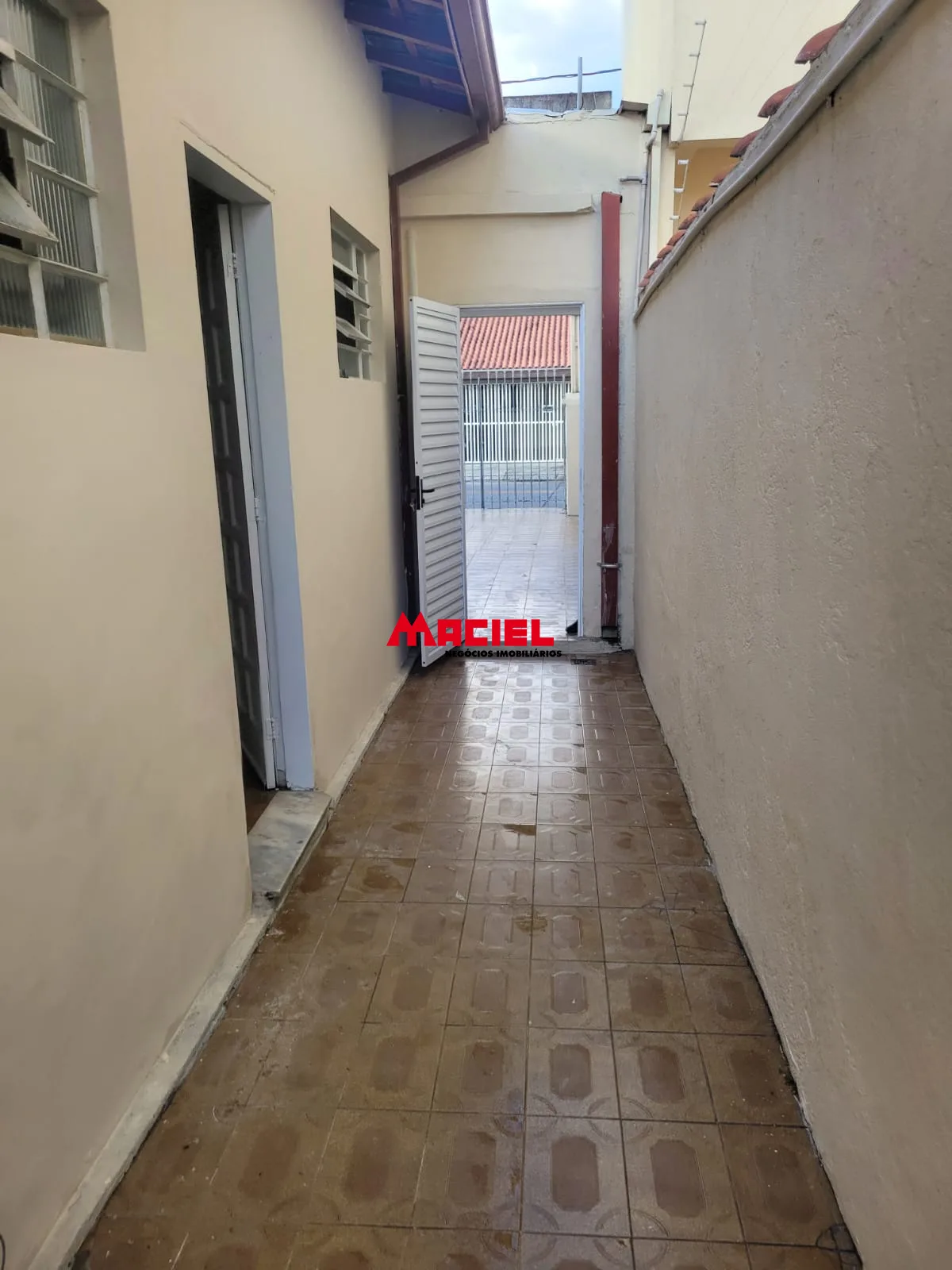 Alugar Casa / Padr&atilde;o em S&atilde;o Jos&eacute; dos Campos R$ 2.500,00 - Foto 3
