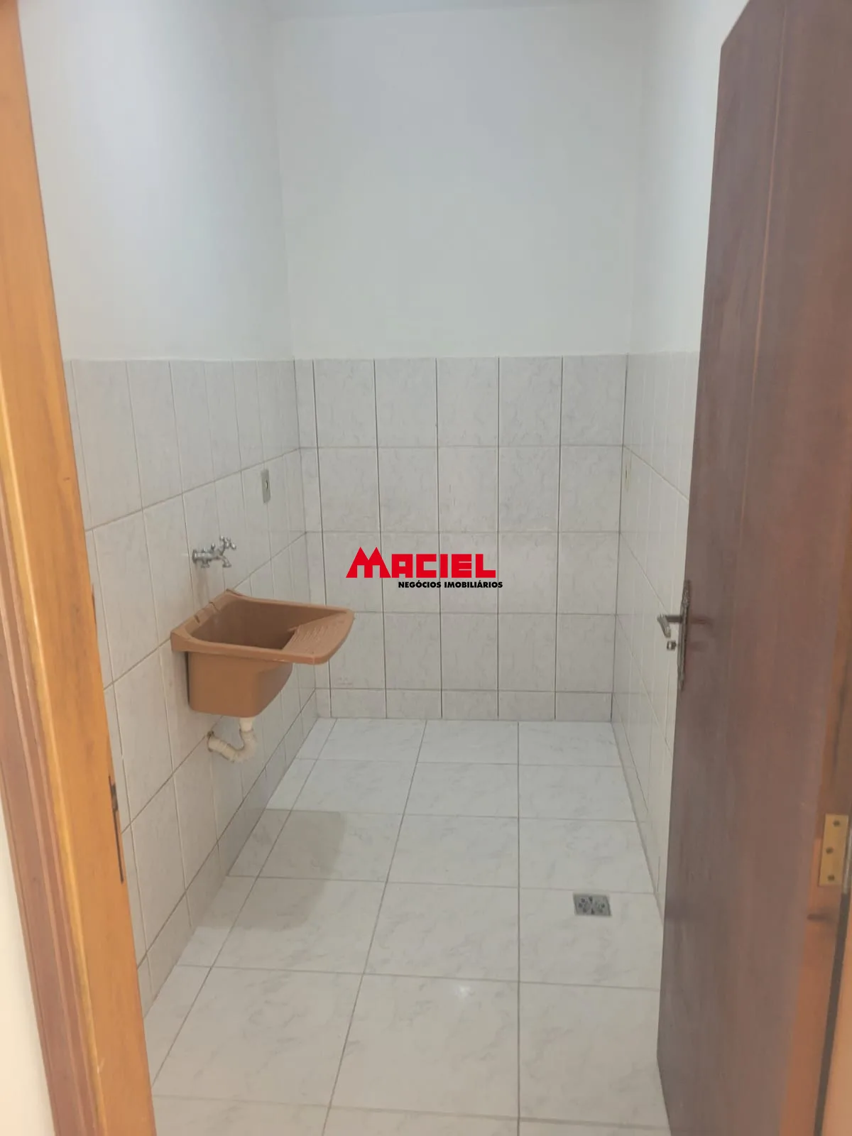 Alugar Casa / Padr&atilde;o em S&atilde;o Jos&eacute; dos Campos R$ 2.500,00 - Foto 7