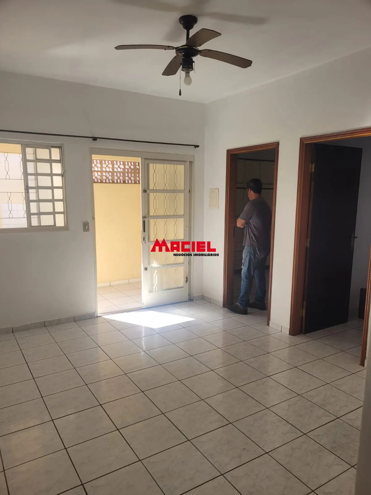 Alugar Casa / Padr&atilde;o em S&atilde;o Jos&eacute; dos Campos R$ 2.500,00 - Foto 12