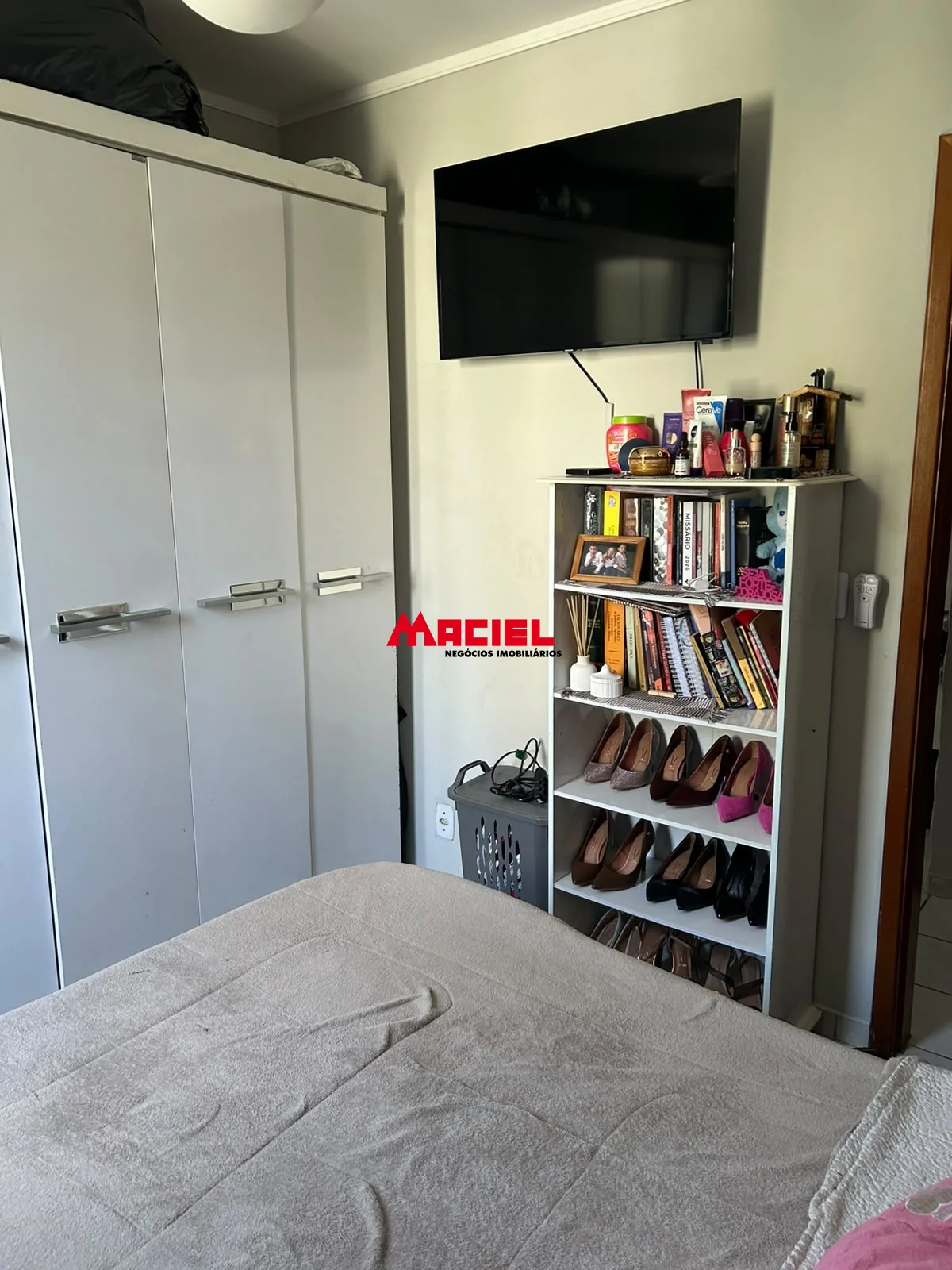Alugar Apartamento / Mobiliado em S&atilde;o Jos&eacute; dos Campos R$ 1.700,00 - Foto 8