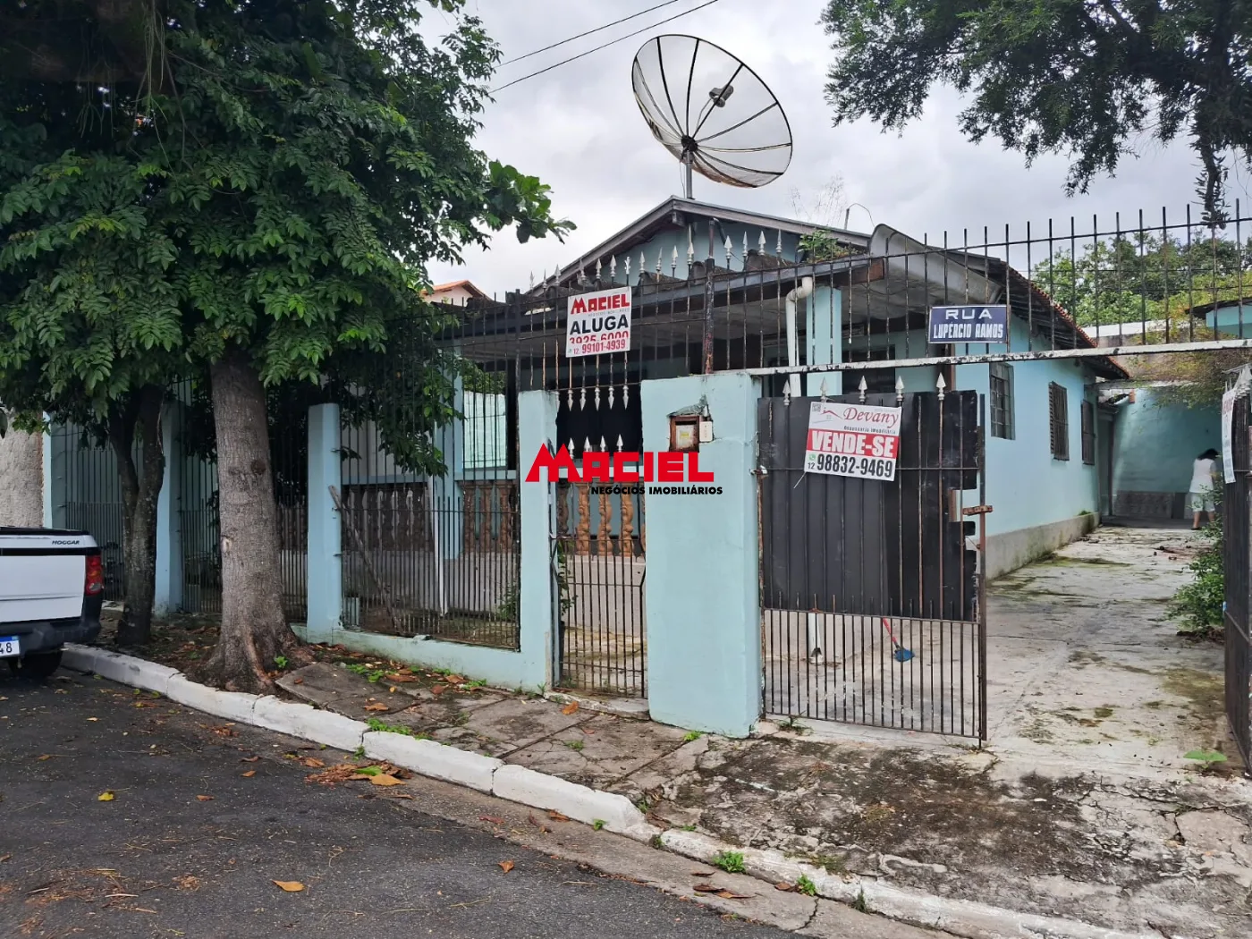 Alugar Casa / Padr&atilde;o em S&atilde;o Jos&eacute; dos Campos R$ 2.300,00 - Foto 1