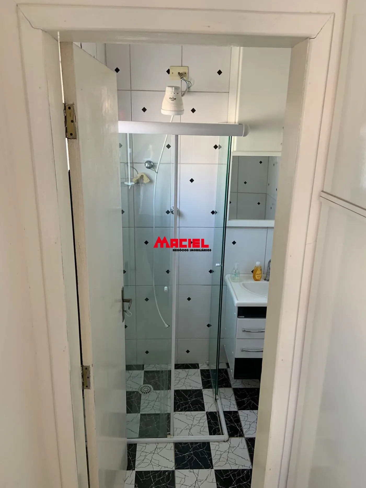 Alugar Casa / Padr&atilde;o em S&atilde;o Jos&eacute; dos Campos R$ 2.300,00 - Foto 11