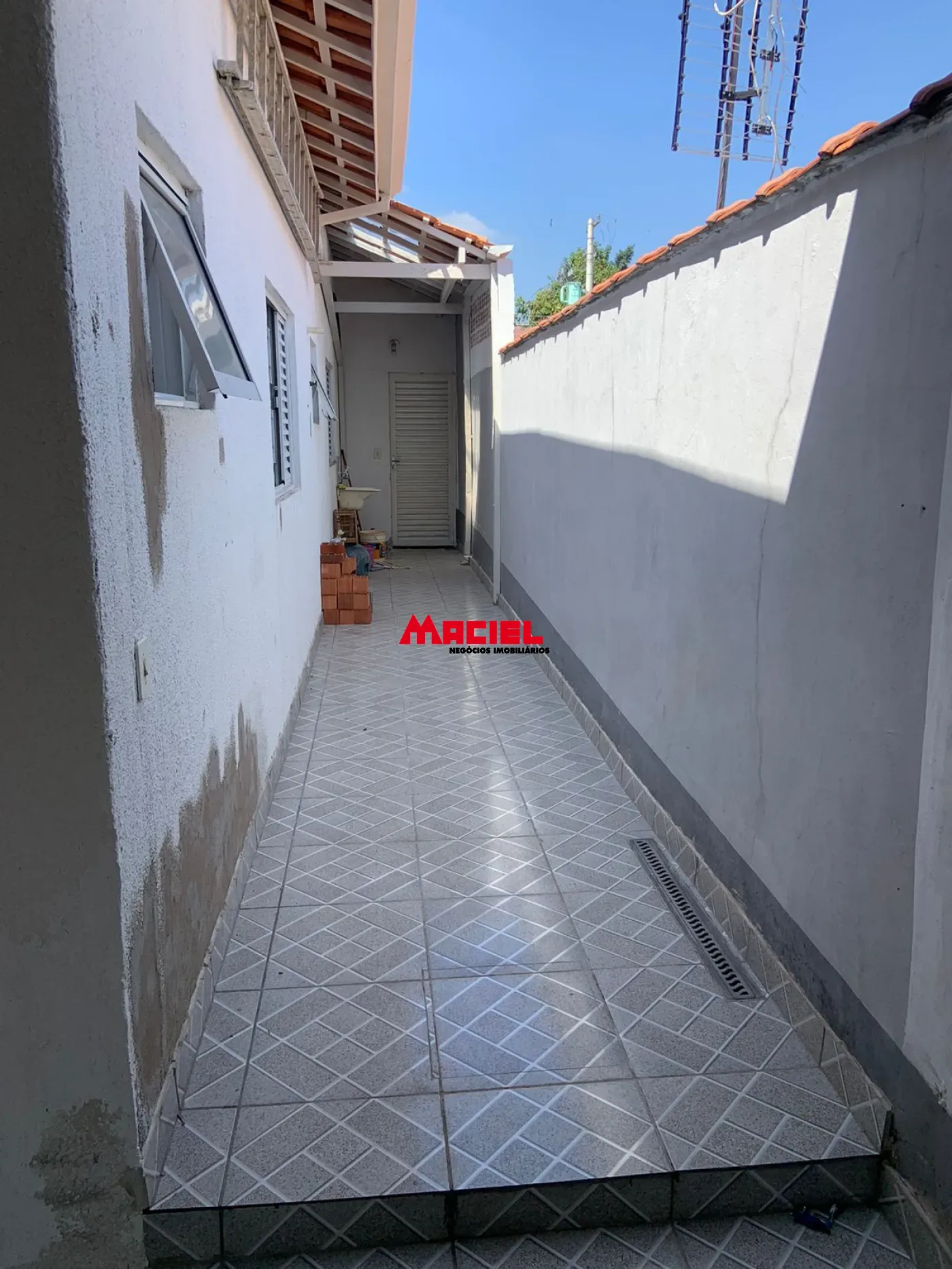 Alugar Casa / Padr&atilde;o em S&atilde;o Jos&eacute; dos Campos R$ 2.300,00 - Foto 14