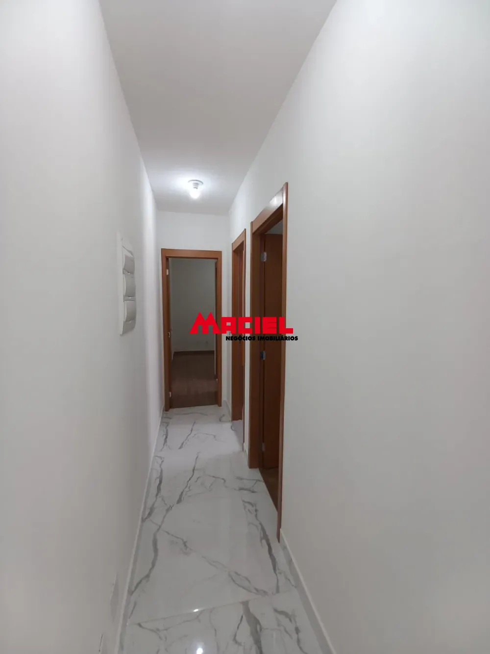 Alugar Apartamento / Padr&atilde;o em S&atilde;o Jos&eacute; dos Campos R$ 2.300,00 - Foto 3