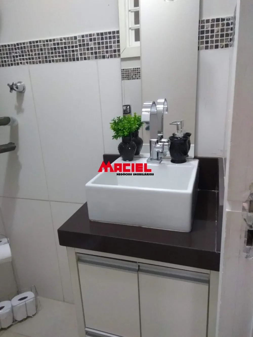 Comprar Casa / Padr&atilde;o em S&atilde;o Jos&eacute; dos Campos R$ 1.375.000,00 - Foto 3