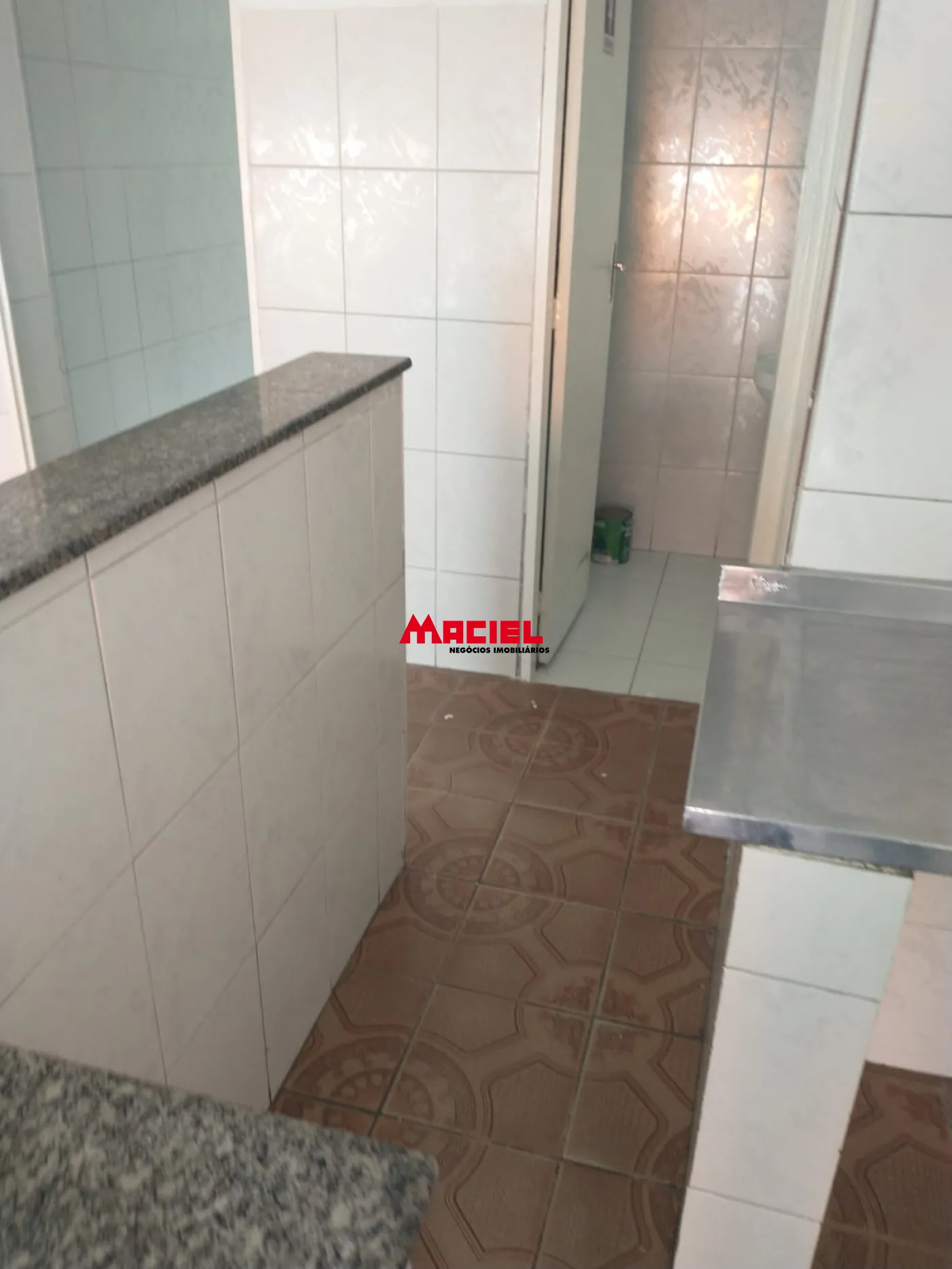 Alugar Comercial / Ponto Comercial em S&atilde;o Jos&eacute; dos Campos R$ 3.500,00 - Foto 8