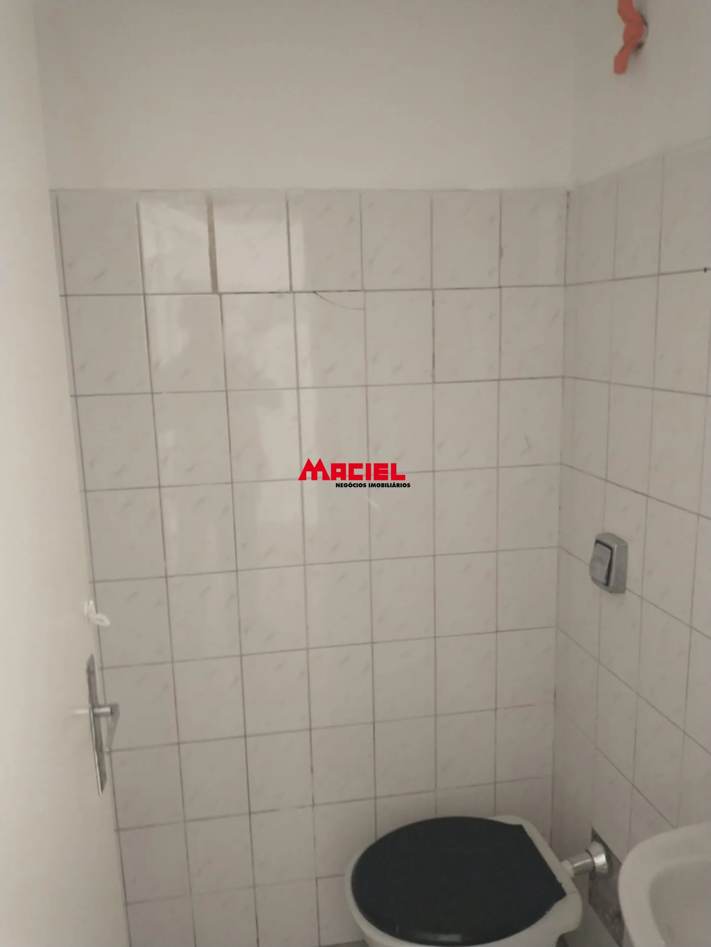 Alugar Comercial / Ponto Comercial em S&atilde;o Jos&eacute; dos Campos R$ 3.500,00 - Foto 15