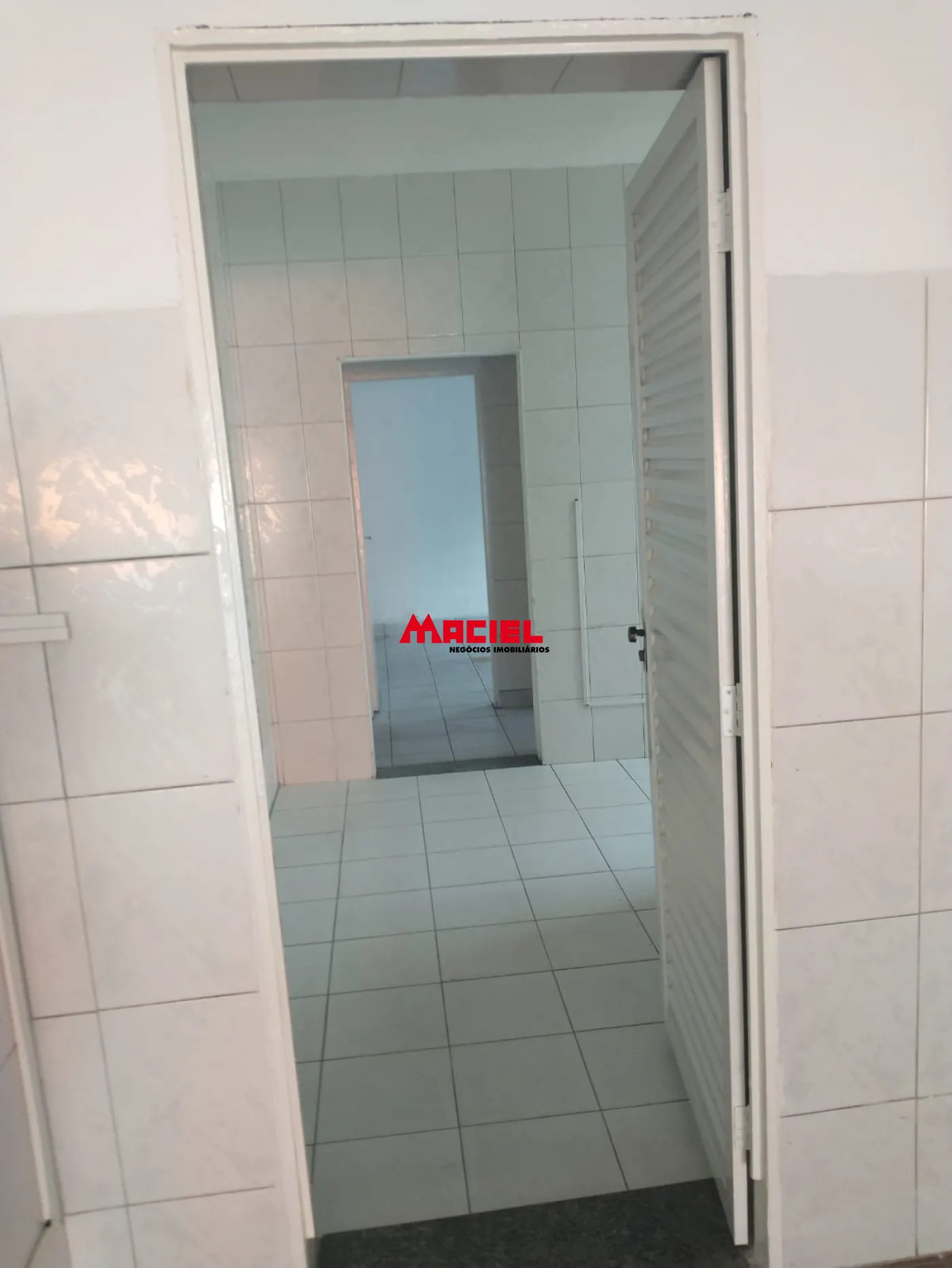 Alugar Comercial / Ponto Comercial em S&atilde;o Jos&eacute; dos Campos R$ 3.500,00 - Foto 16