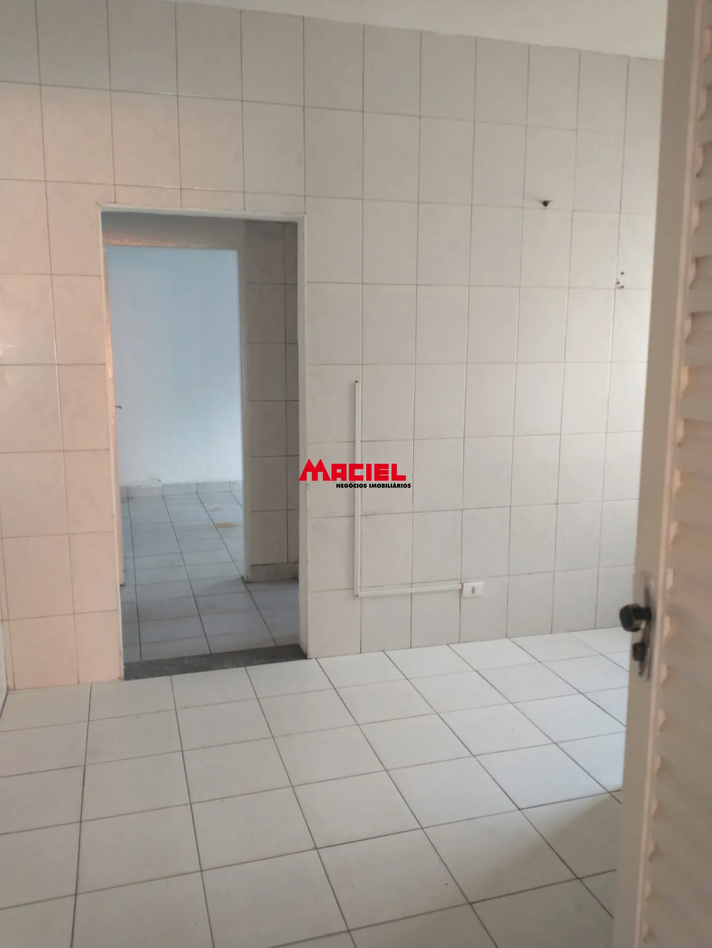 Alugar Comercial / Ponto Comercial em S&atilde;o Jos&eacute; dos Campos R$ 3.500,00 - Foto 19