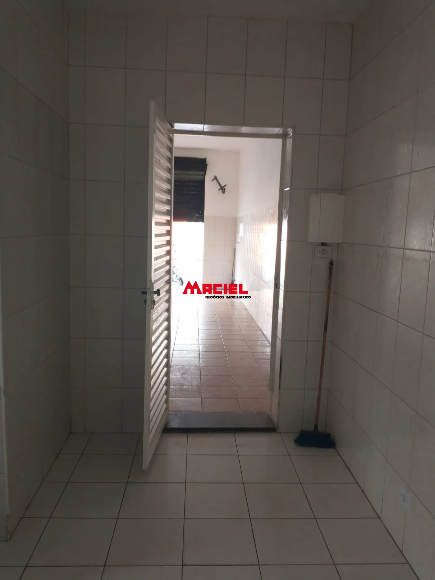 Alugar Comercial / Ponto Comercial em S&atilde;o Jos&eacute; dos Campos R$ 3.500,00 - Foto 21