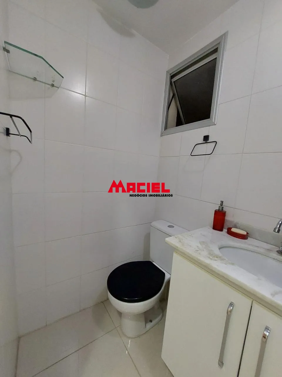 Alugar Apartamento / Mobiliado em S&atilde;o Jos&eacute; dos Campos R$ 3.500,00 - Foto 14