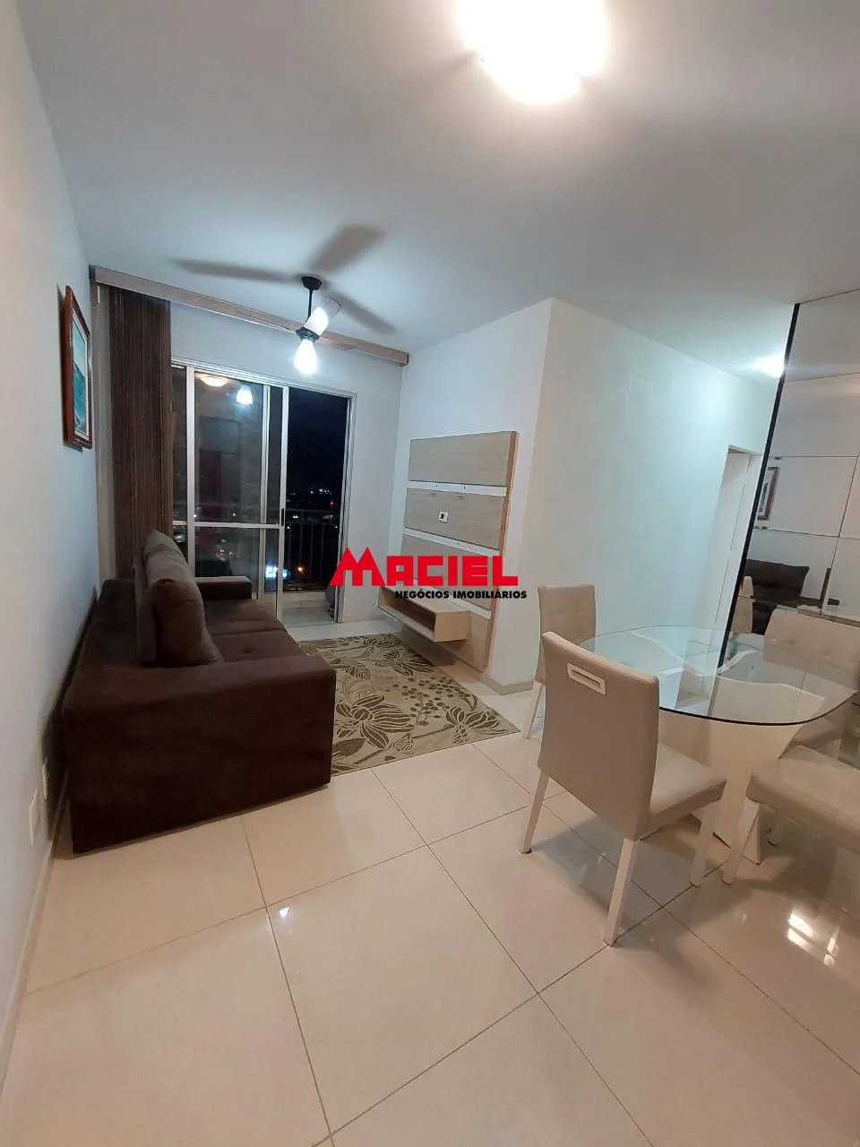 Alugar Apartamento / Mobiliado em S&atilde;o Jos&eacute; dos Campos R$ 3.500,00 - Foto 1