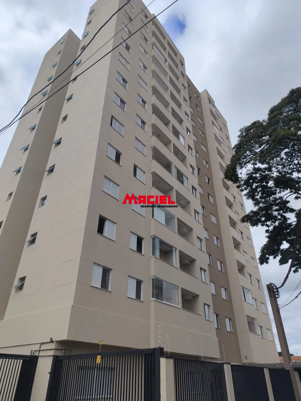 Alugar Apartamento / Padr&atilde;o em S&atilde;o Jos&eacute; dos Campos R$ 2.200,00 - Foto 2