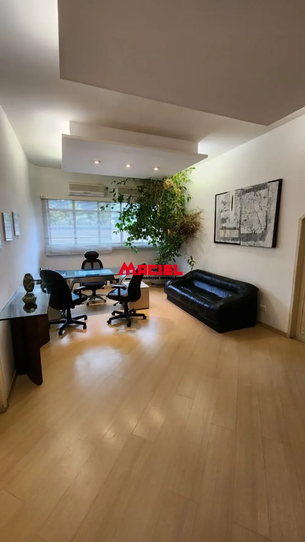 Alugar Comercial / Sala em S&atilde;o Jos&eacute; dos Campos R$ 2.885,00 - Foto 1