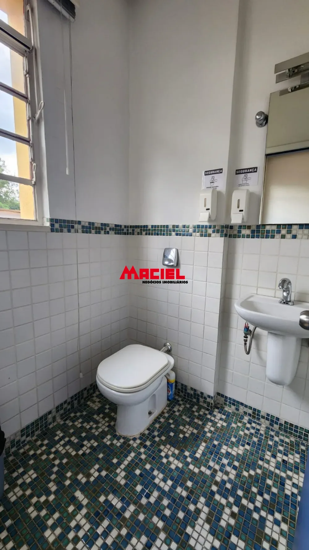 Alugar Comercial / Sala em S&atilde;o Jos&eacute; dos Campos R$ 2.885,00 - Foto 2