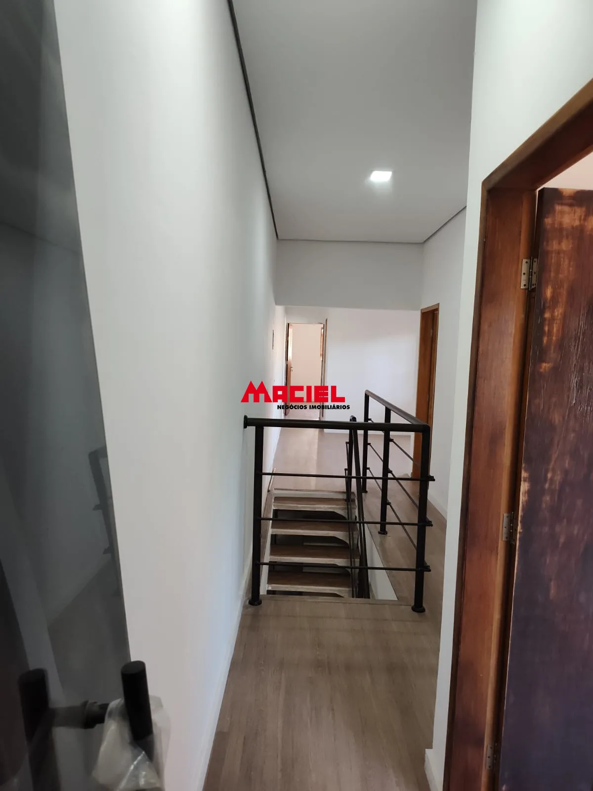 Alugar Casa / Sobrado em S&atilde;o Jos&eacute; dos Campos R$ 2.500,00 - Foto 3