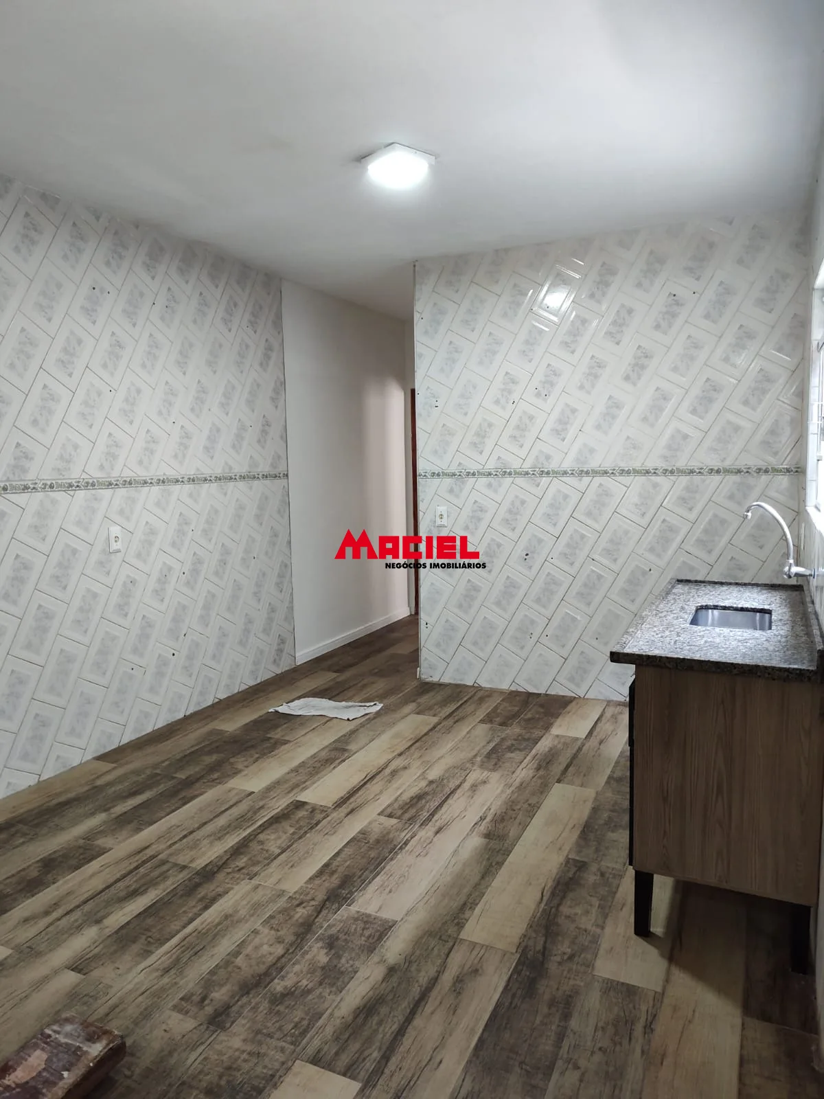 Alugar Casa / Sobrado em S&atilde;o Jos&eacute; dos Campos R$ 2.500,00 - Foto 4