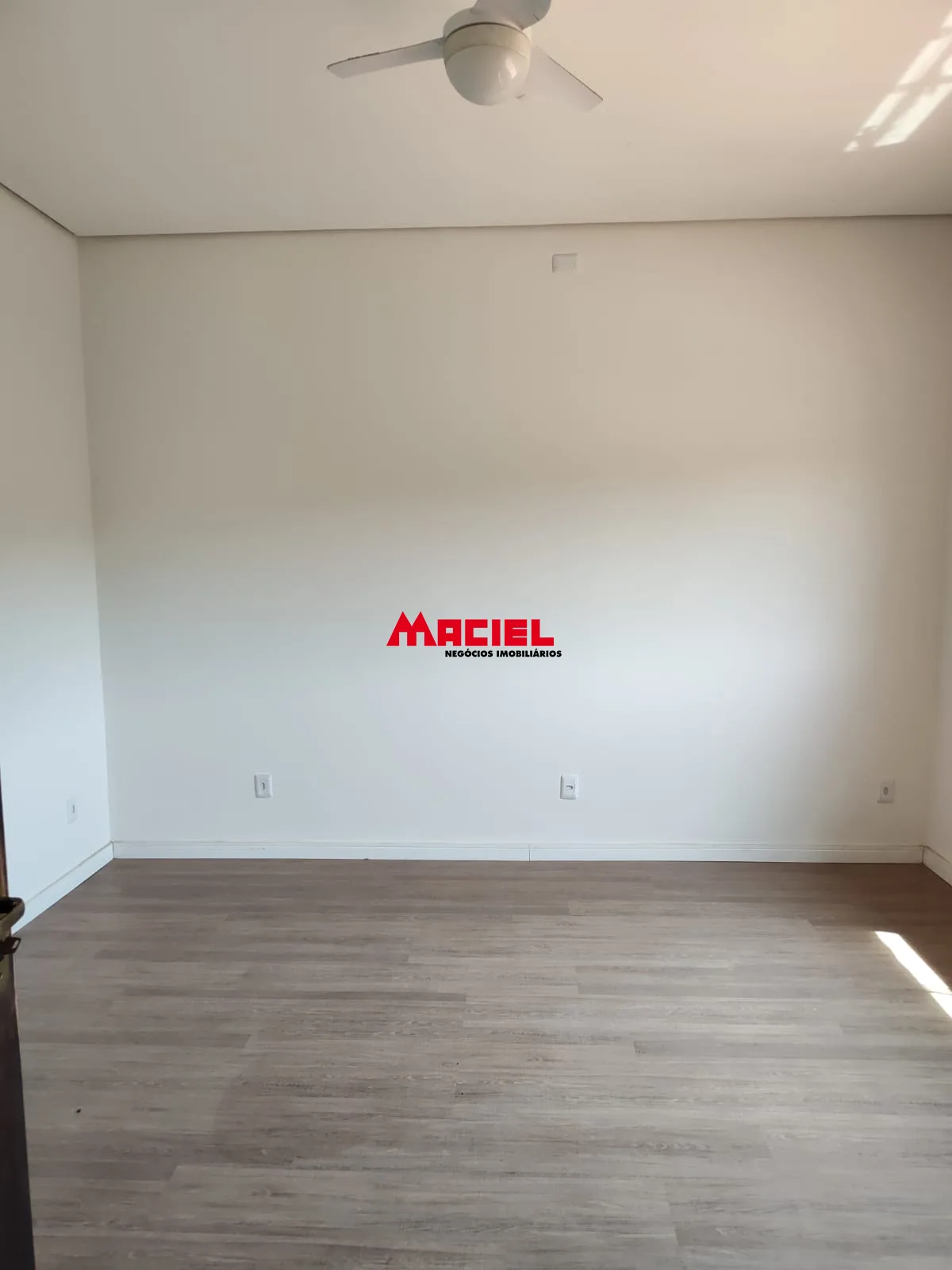 Alugar Casa / Sobrado em S&atilde;o Jos&eacute; dos Campos R$ 2.500,00 - Foto 10