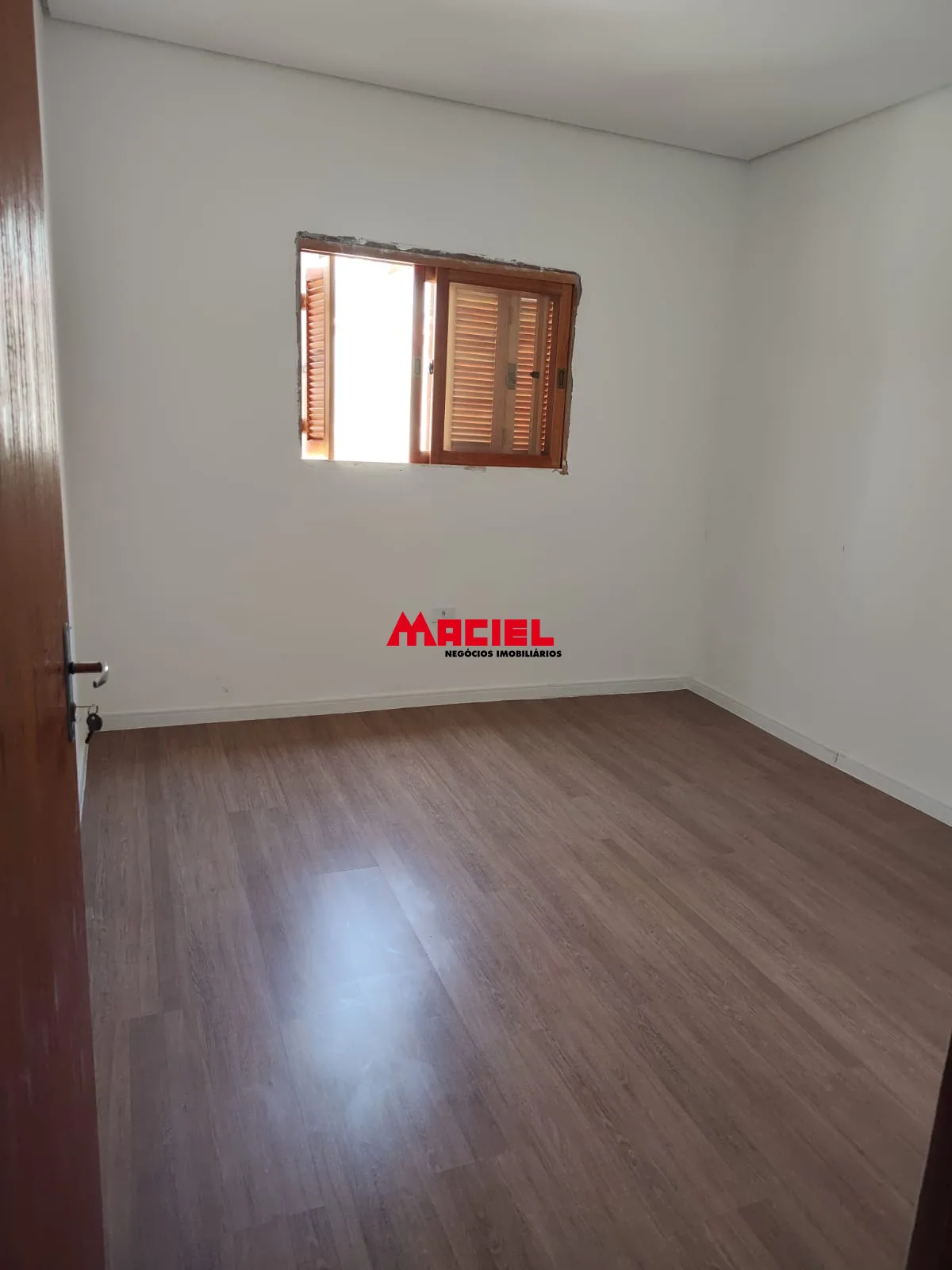 Alugar Casa / Sobrado em S&atilde;o Jos&eacute; dos Campos R$ 2.500,00 - Foto 15